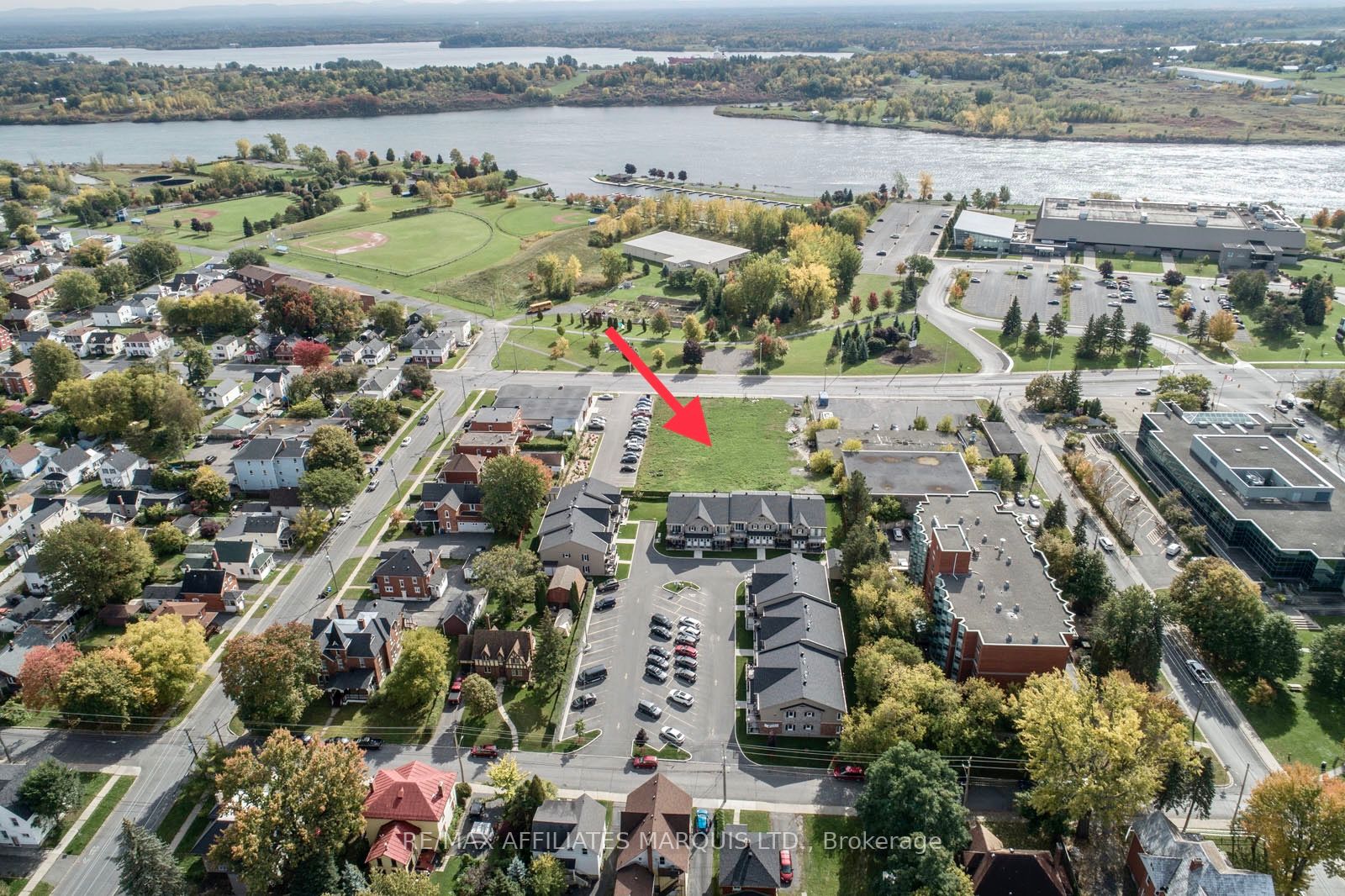 229 Water Street E 205 Property Photo 2