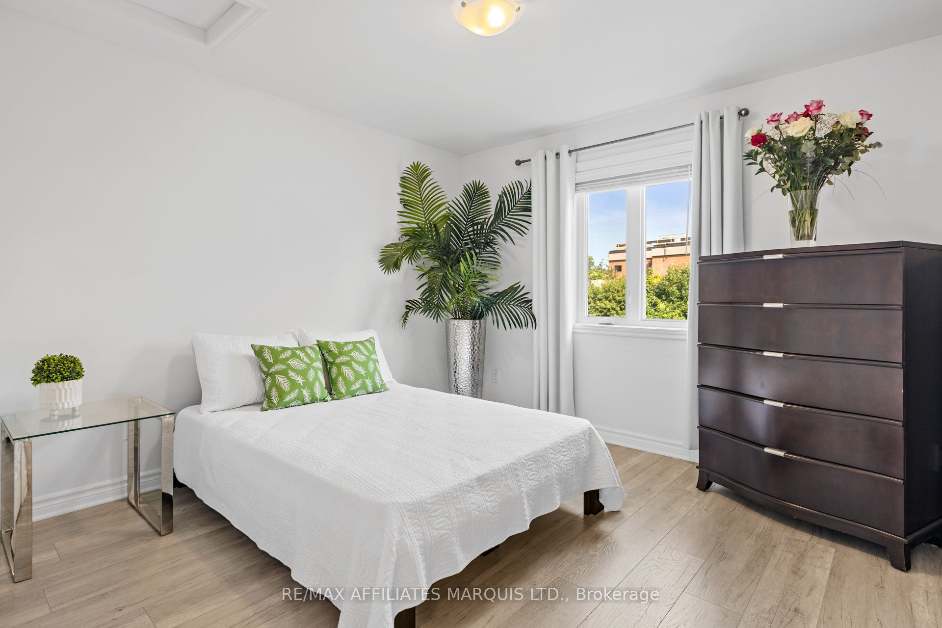 229 Water Street E 205 Property Photo 24