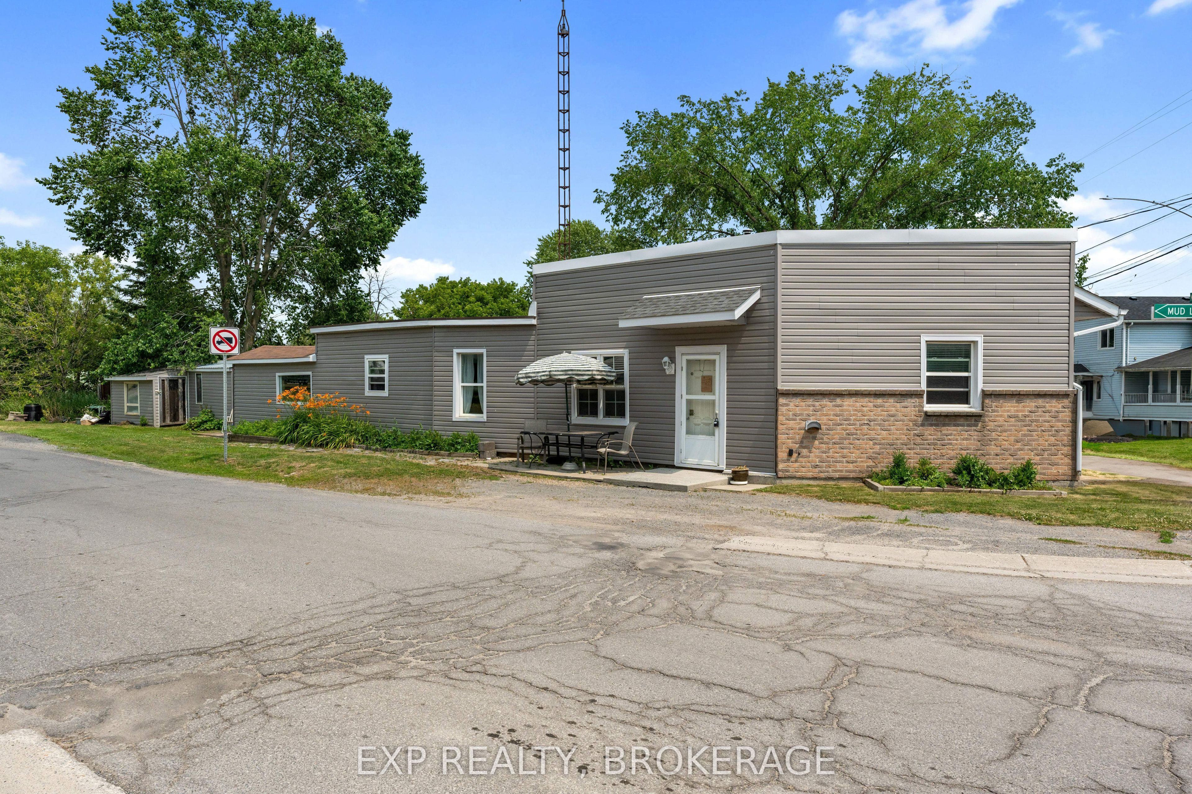 90 Main Street Property Photo 1