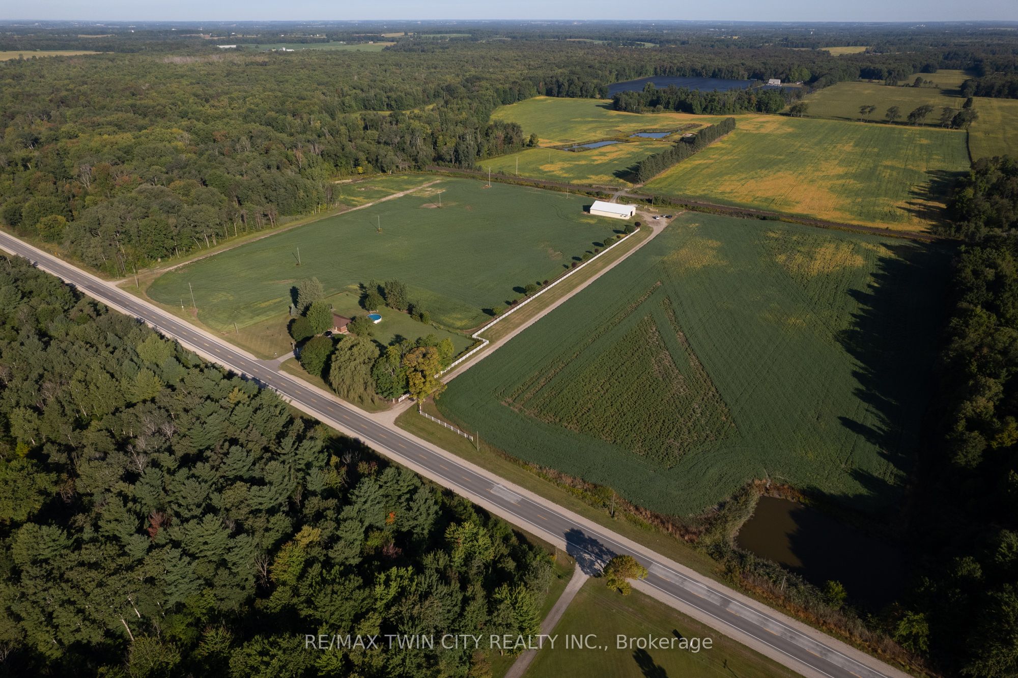 686455 Highway 2 Property Photo 1