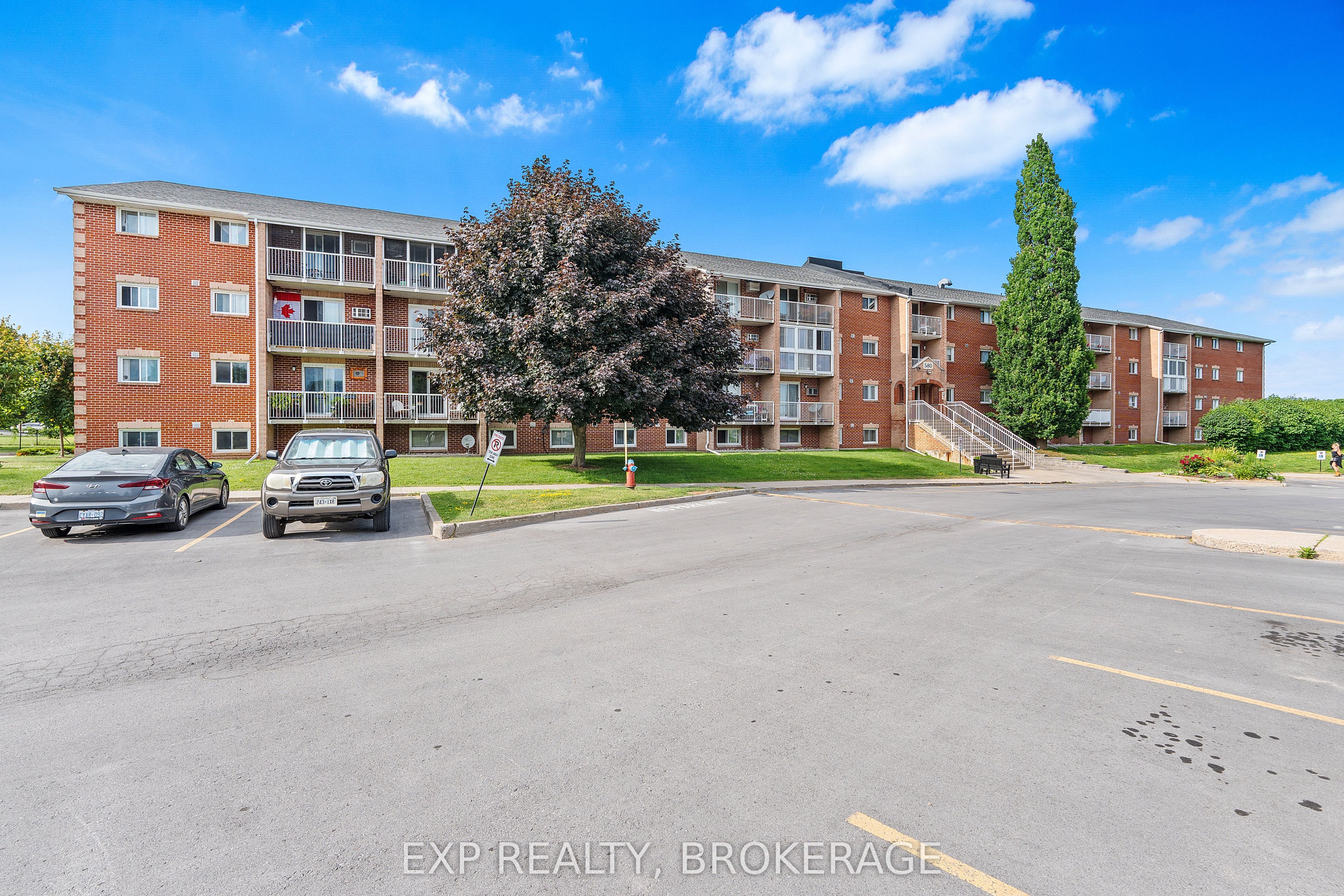 #203 - 580 ARMSTRONG Road Property Photo 1