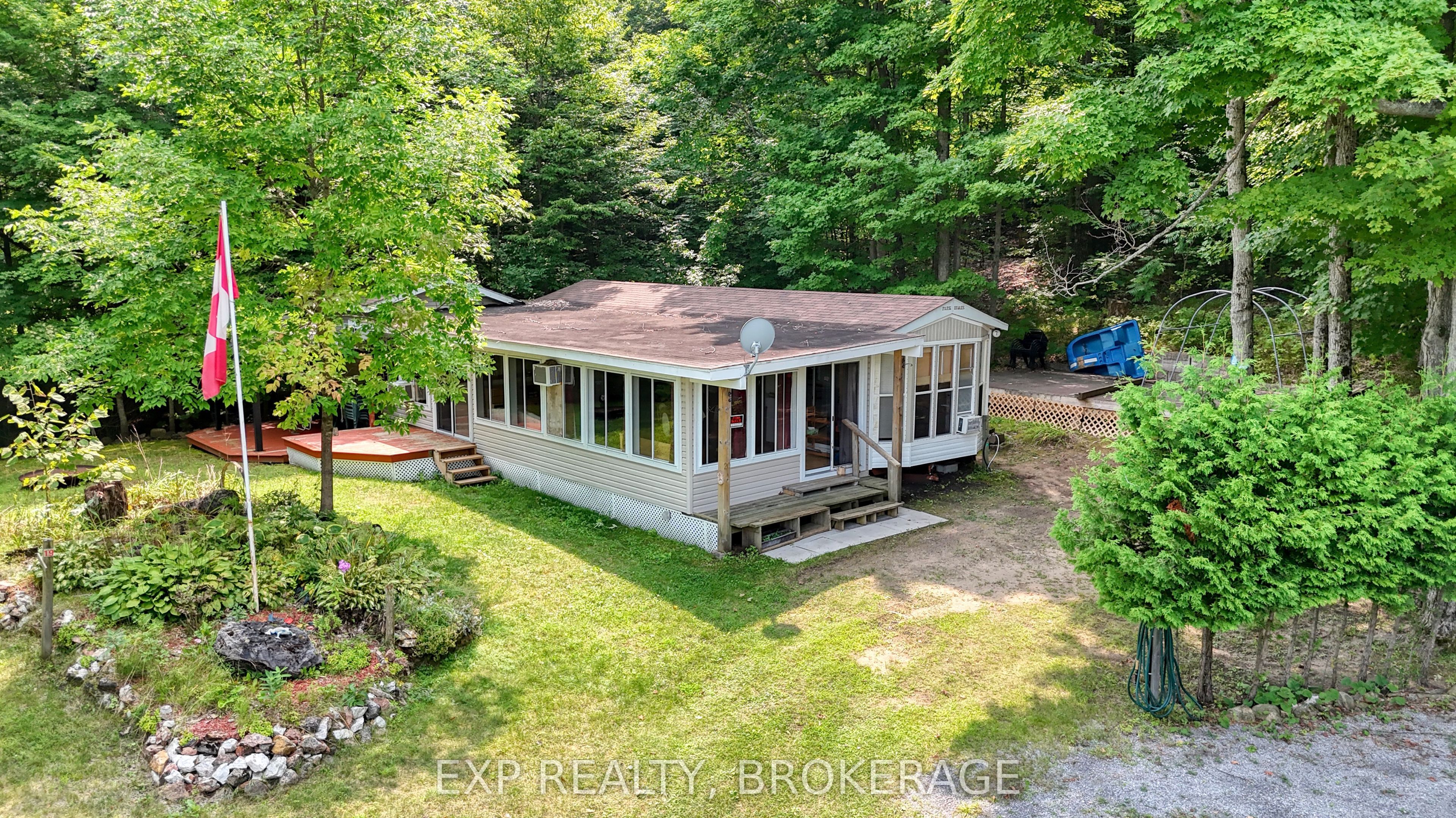 3 Glenford Ln Property Photo 1