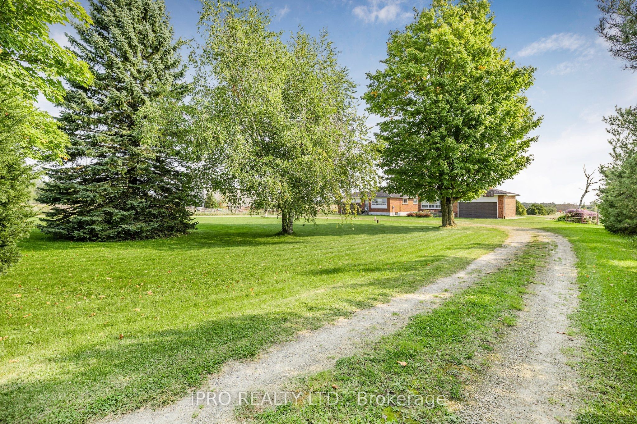 433457 S 4th Line S Property Photo 1