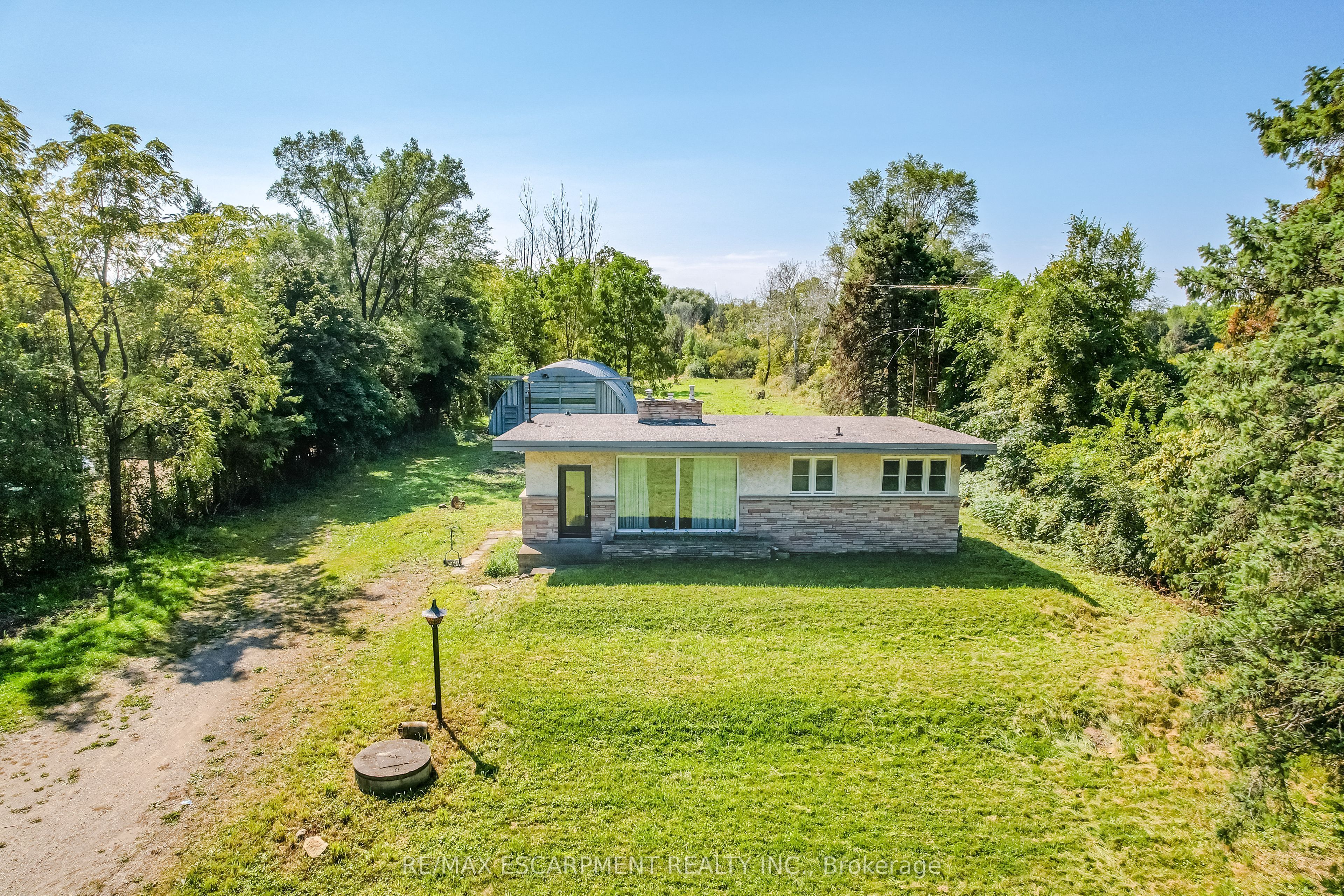 623 Robson Road Property Photo 6