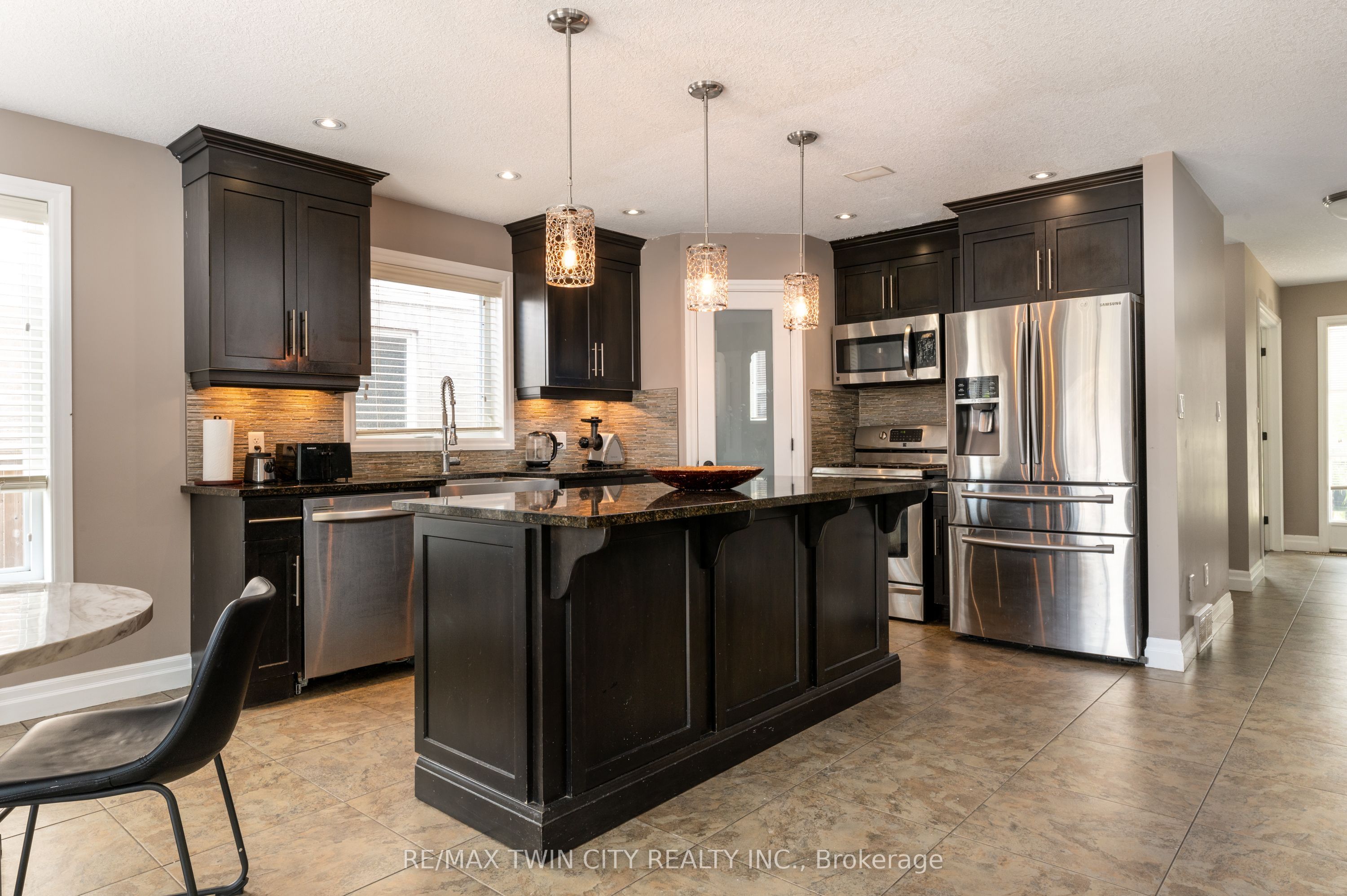 633 Halifax Road Property Photo 9