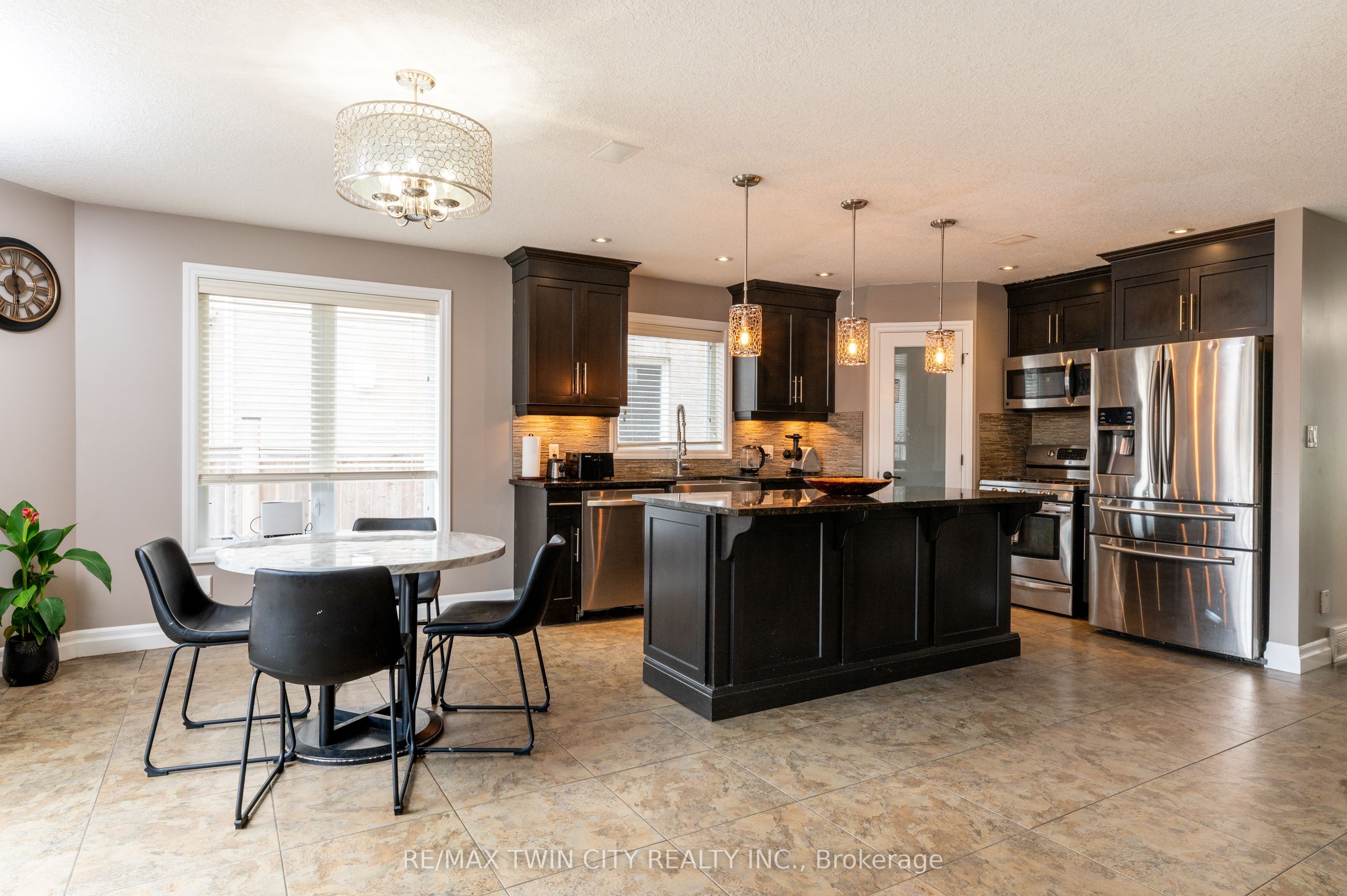 633 Halifax Road Property Photo 11