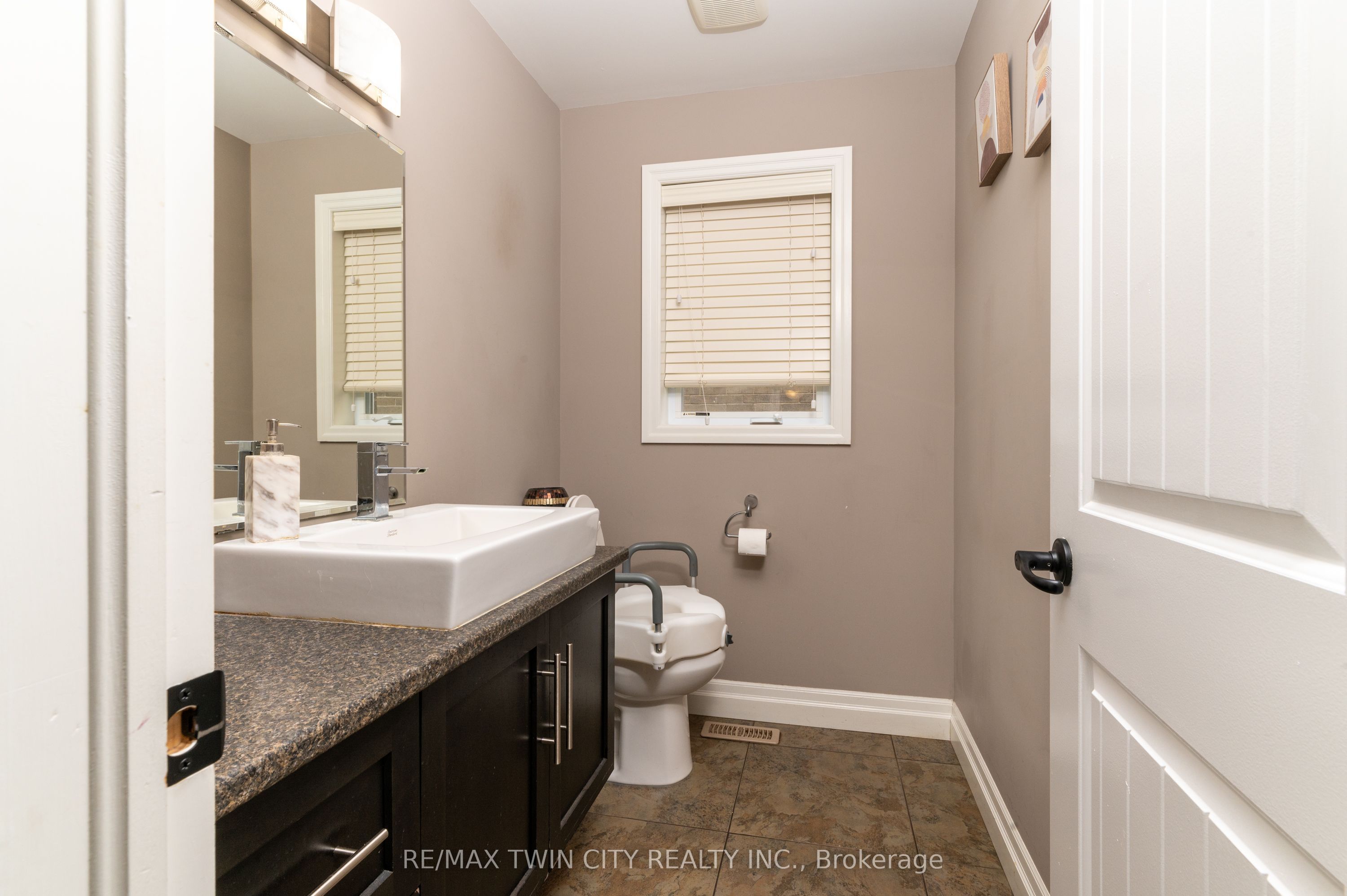 633 Halifax Road Property Photo 15