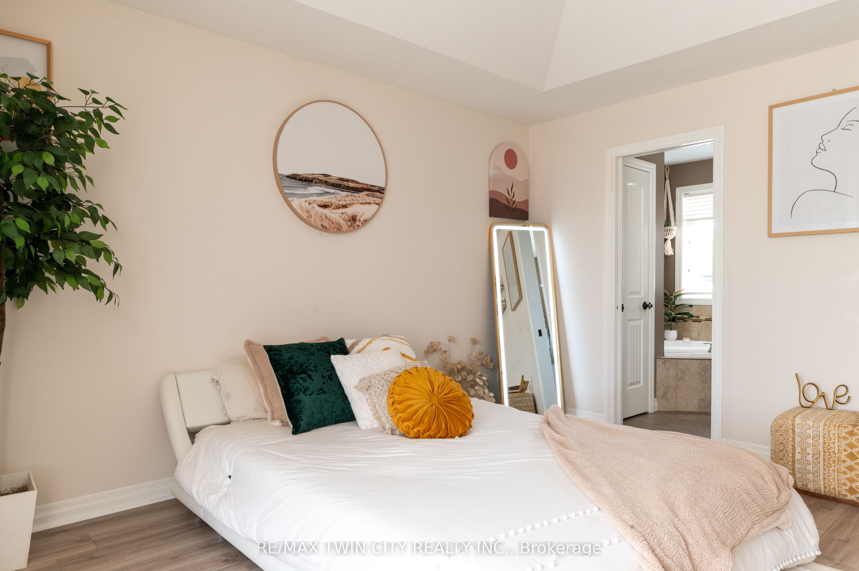 633 Halifax Road Property Photo 18