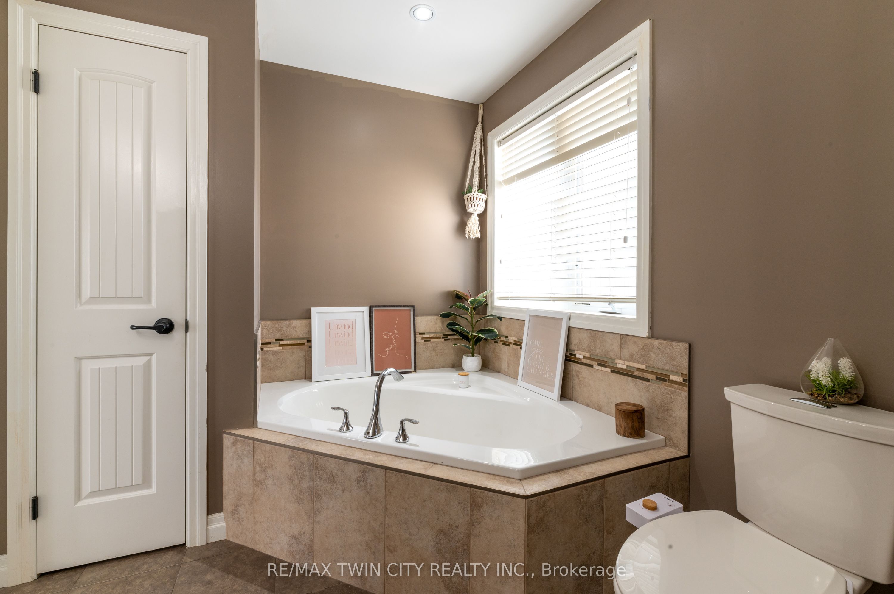 633 Halifax Road Property Photo 21