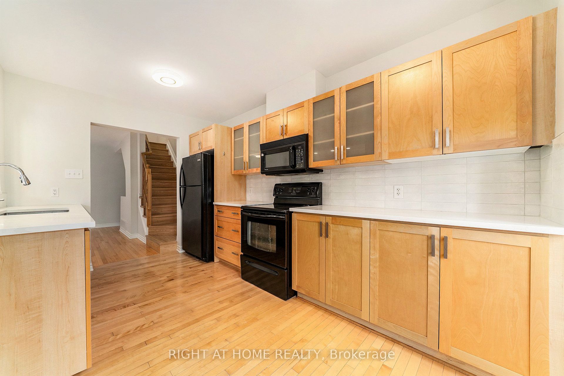 1558 Haydon Circle N Property Photo 11