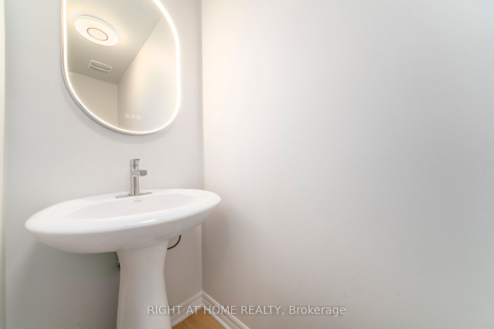 1558 Haydon Circle N Property Photo 13