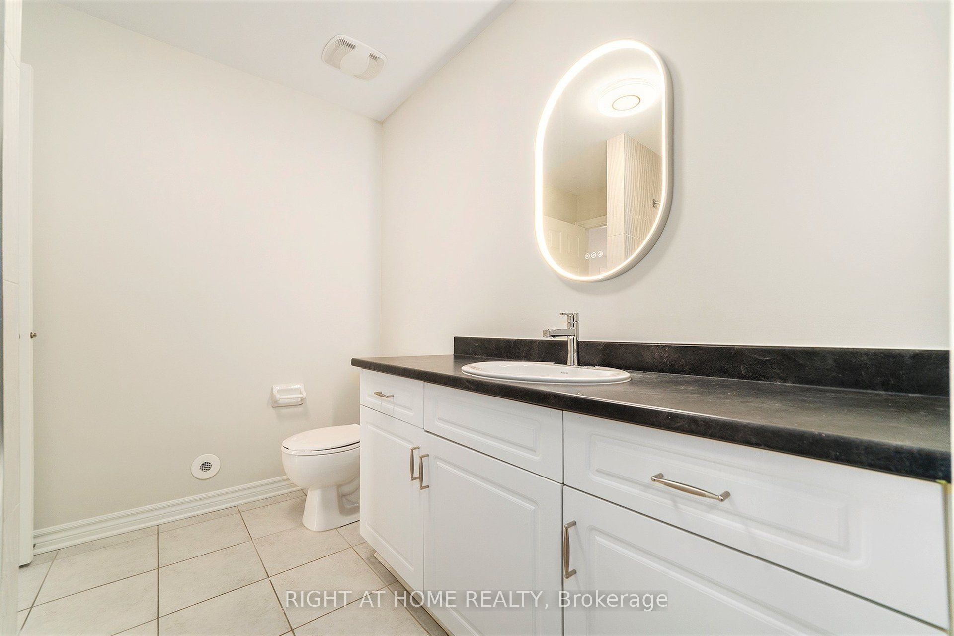 1558 Haydon Circle N Property Photo 16
