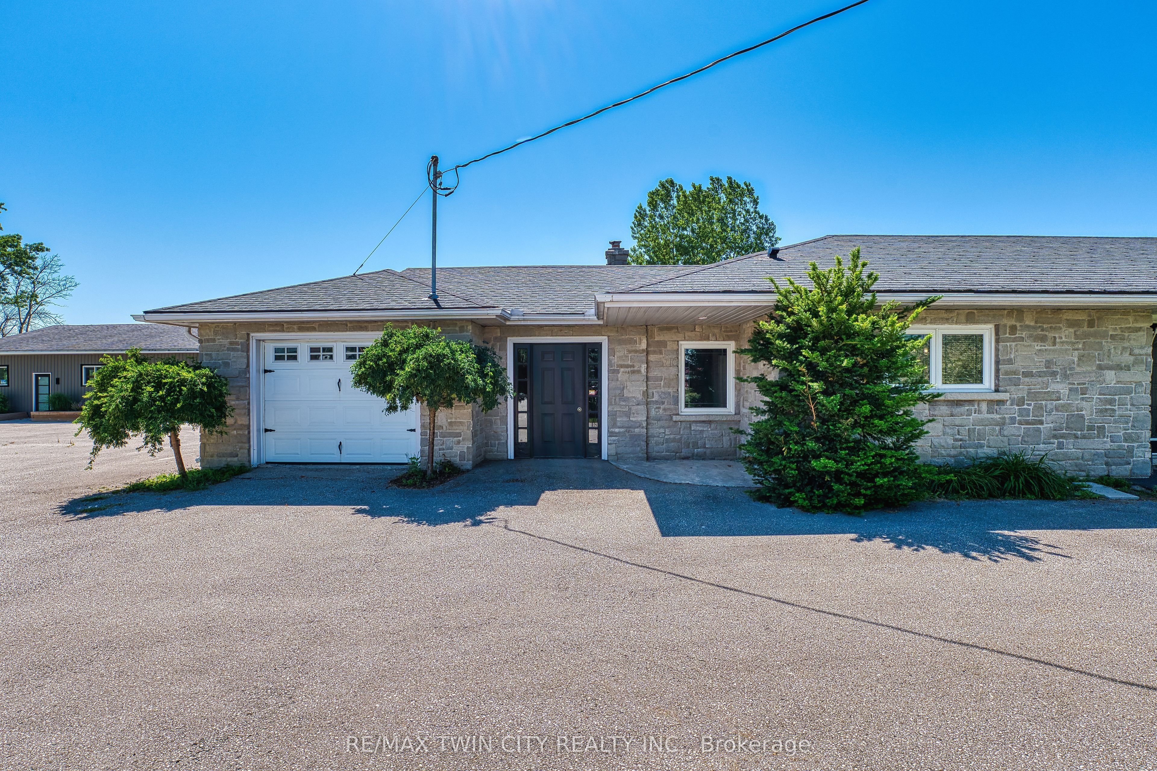 717906 Highway 6 N/a Property Photo 1