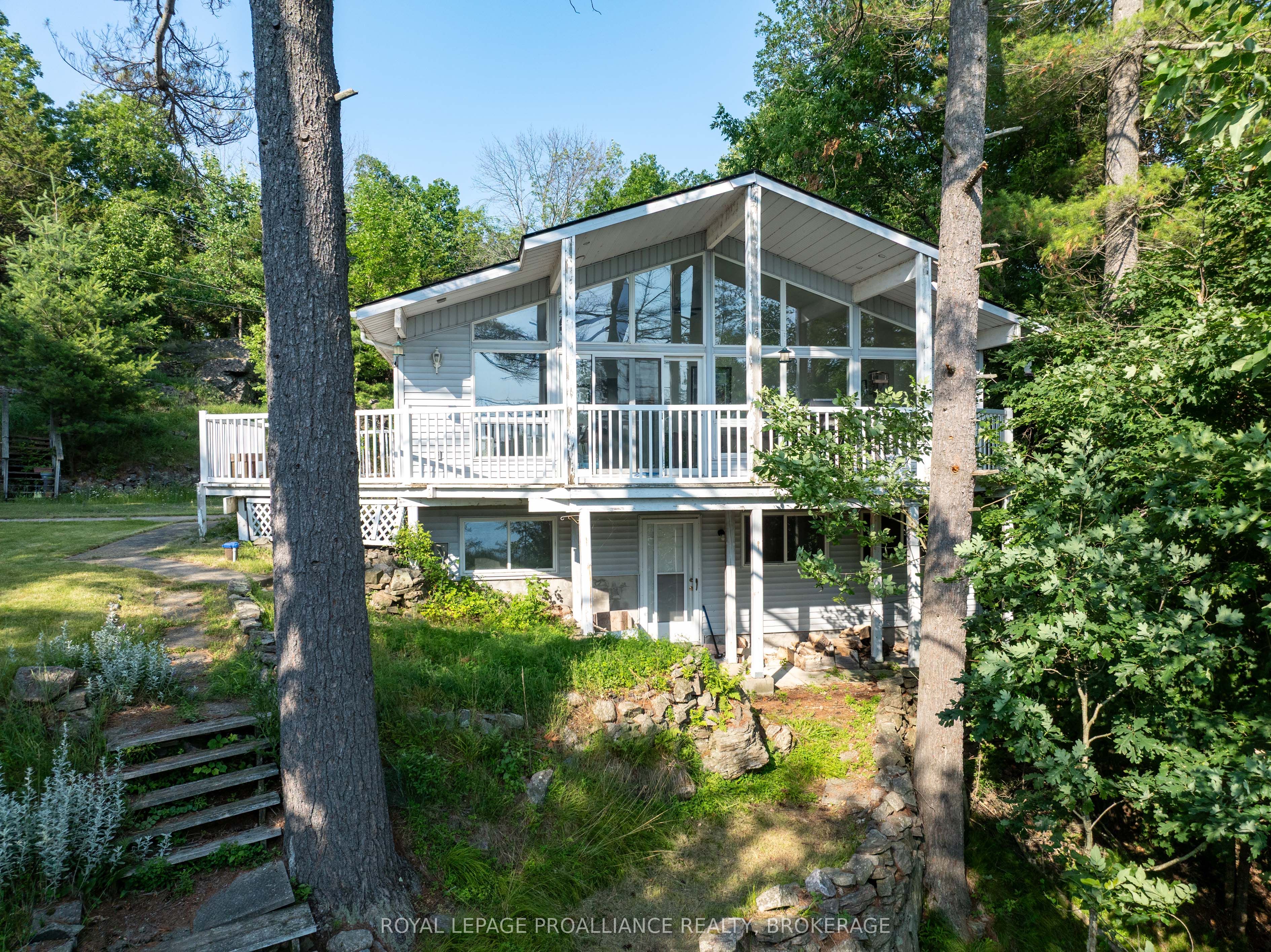 182a Brooks Point Road Property Photo 1