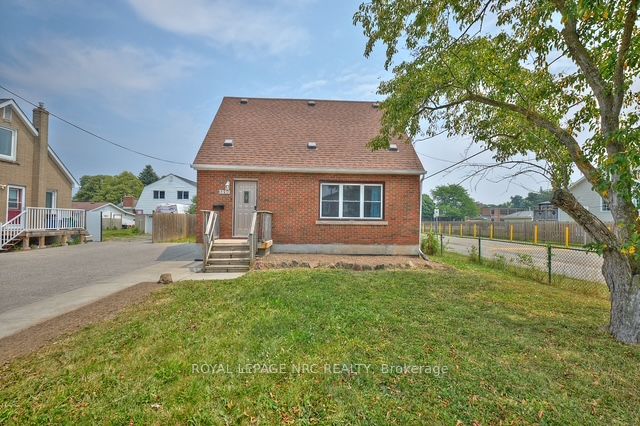 3090 Dorchester Road Property Photo