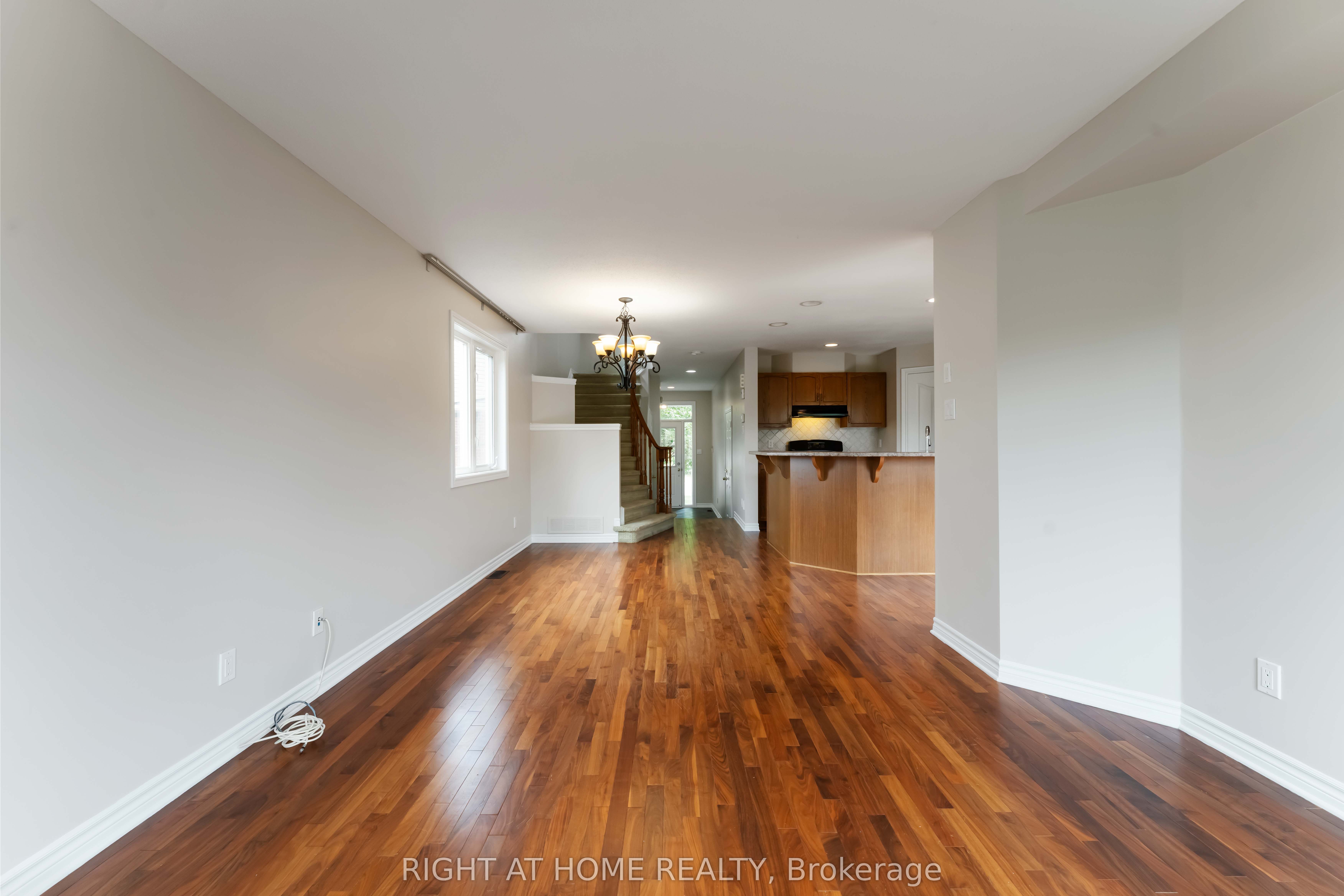 218 Tandalee Crescent Property Photo 10