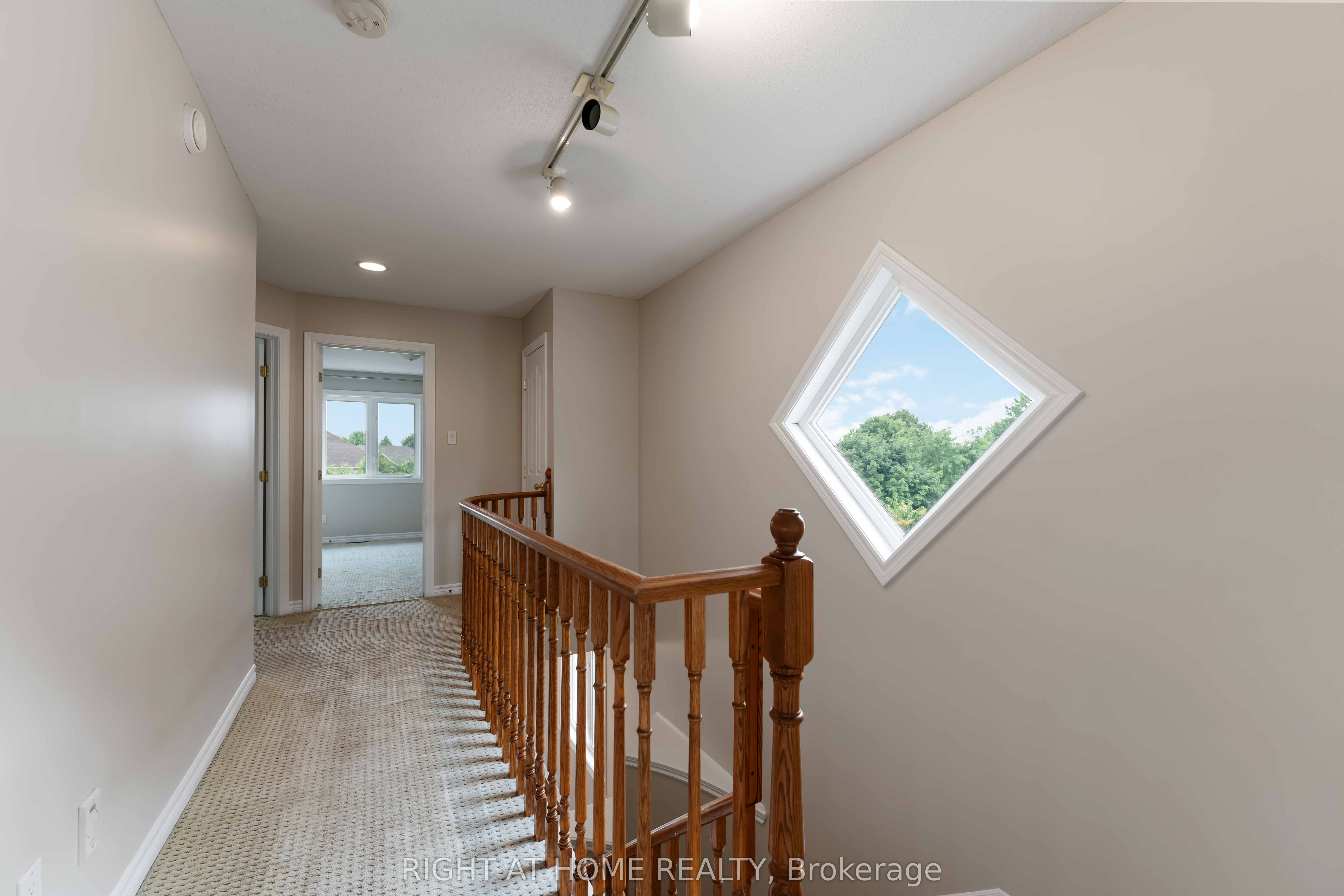 218 Tandalee Crescent Property Photo 13