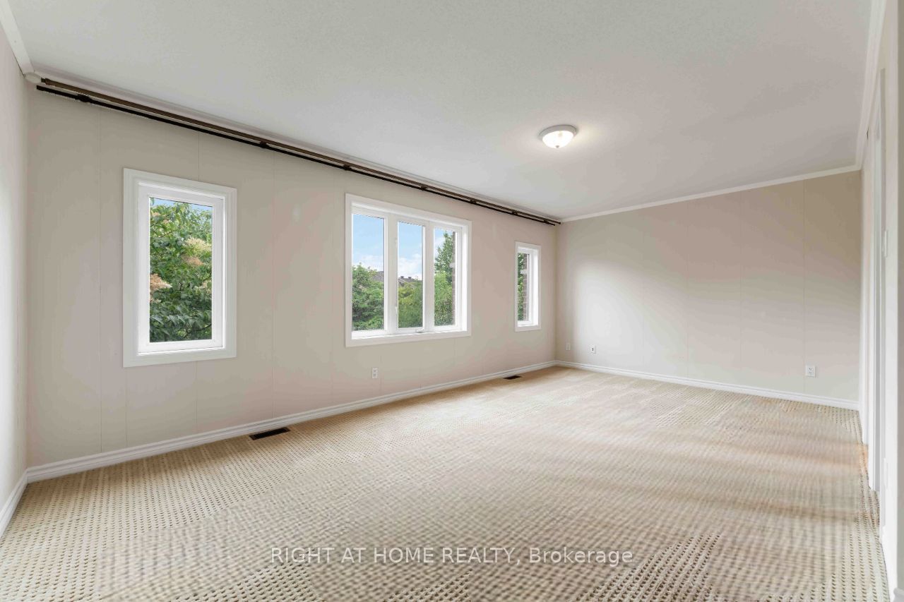 218 Tandalee Crescent Property Photo 15