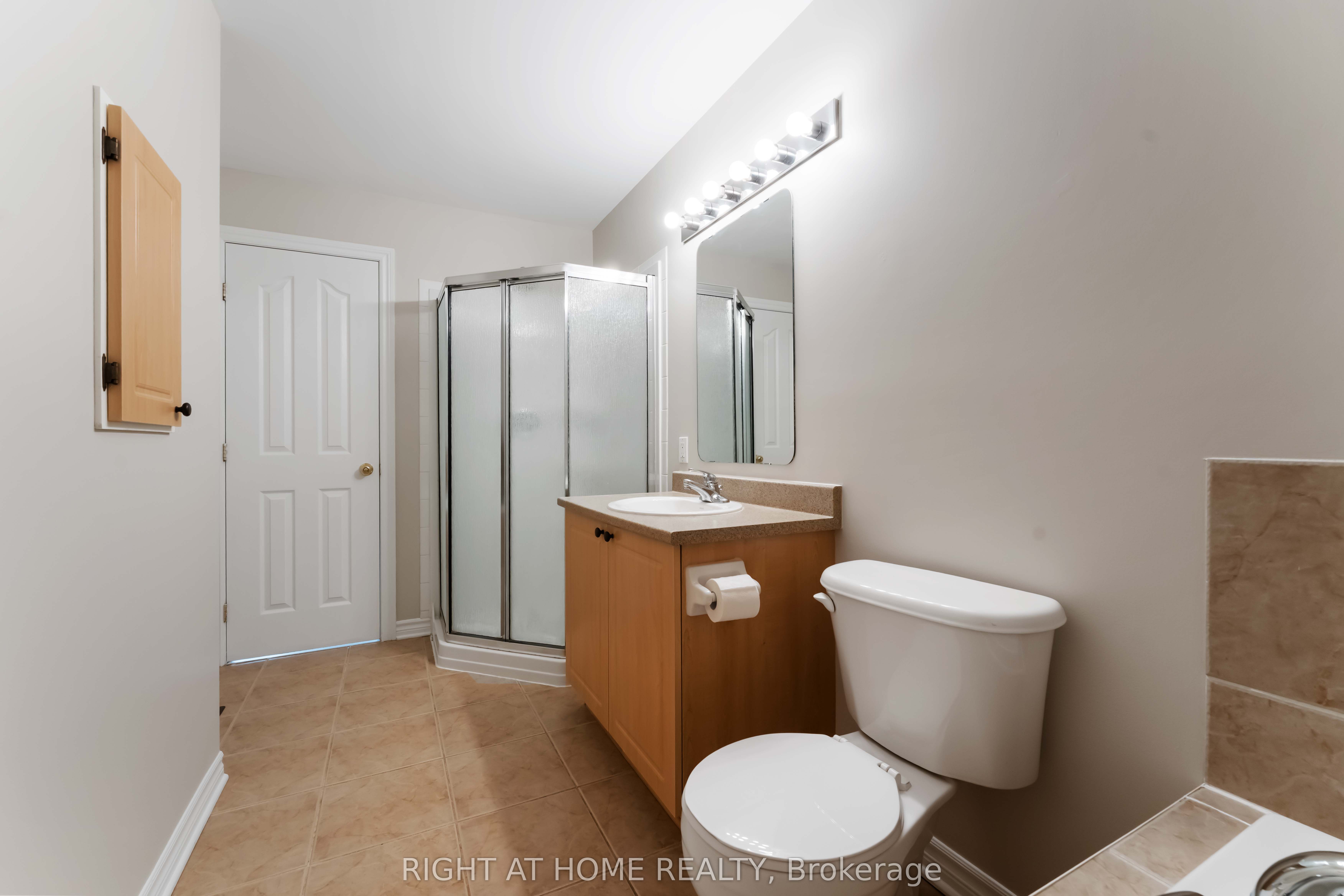 218 Tandalee Crescent Property Photo 17