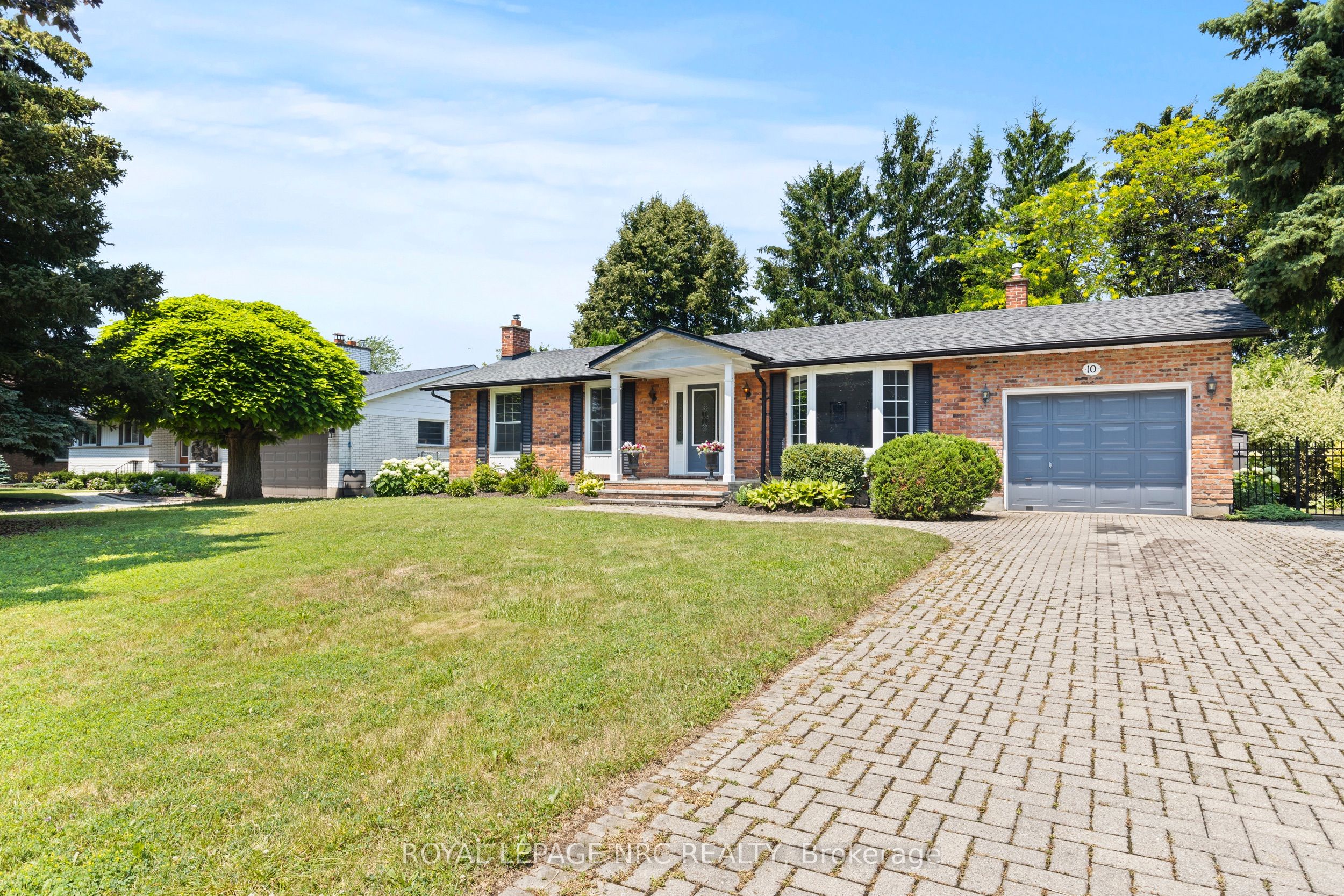 10 Upper Canada Drive Property Photo 3