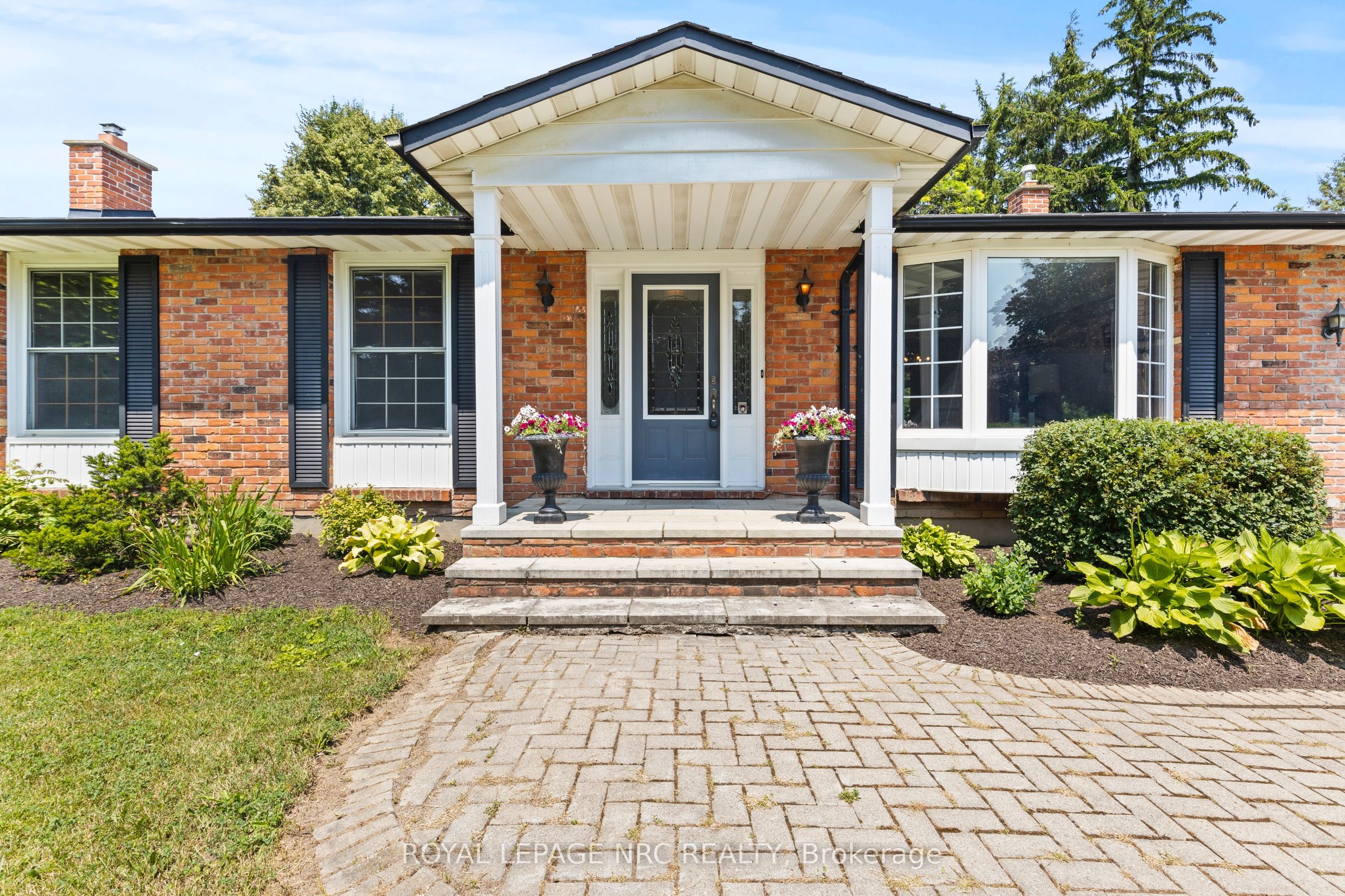 10 Upper Canada Drive Property Photo 5