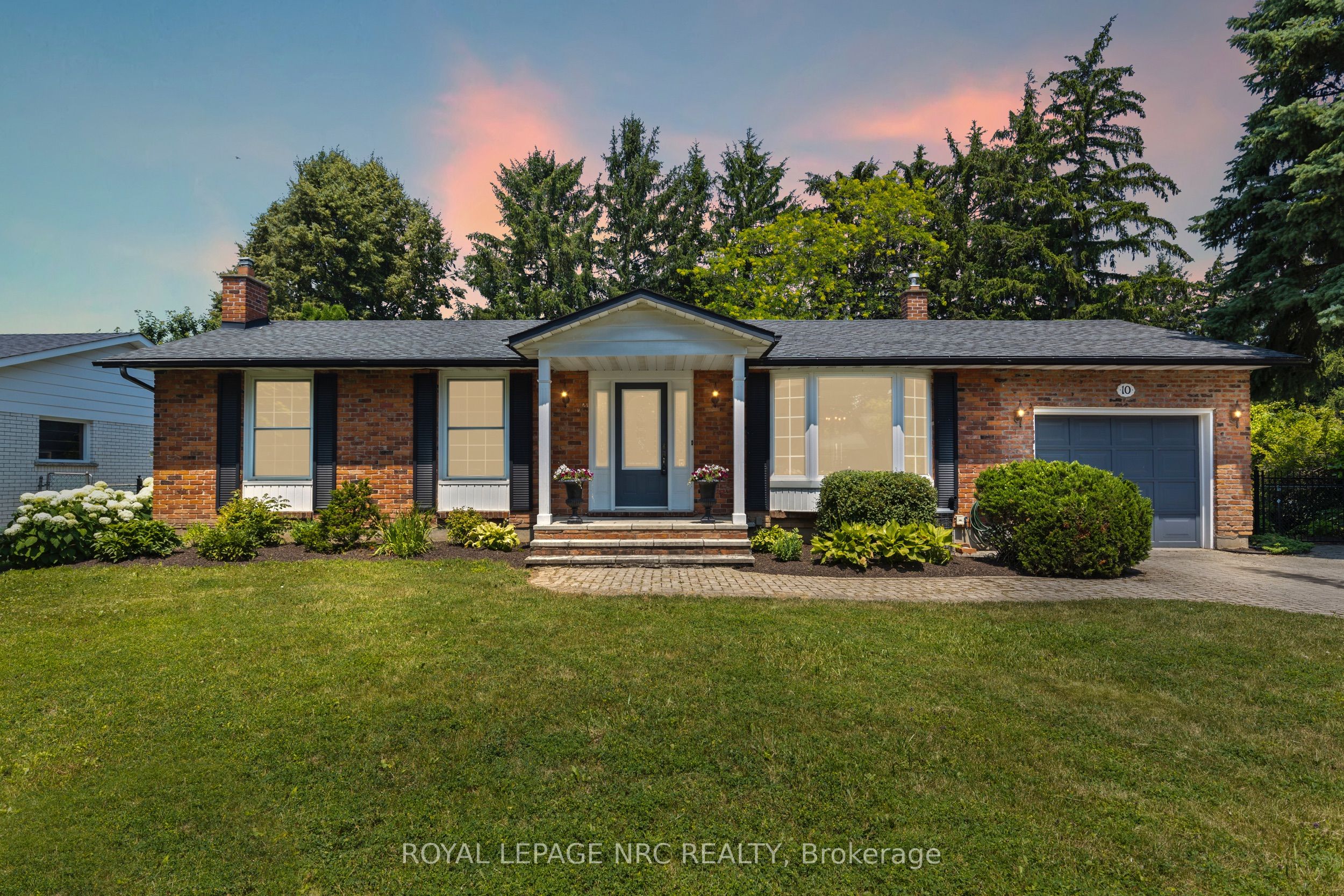 10 Upper Canada Drive Property Photo 6