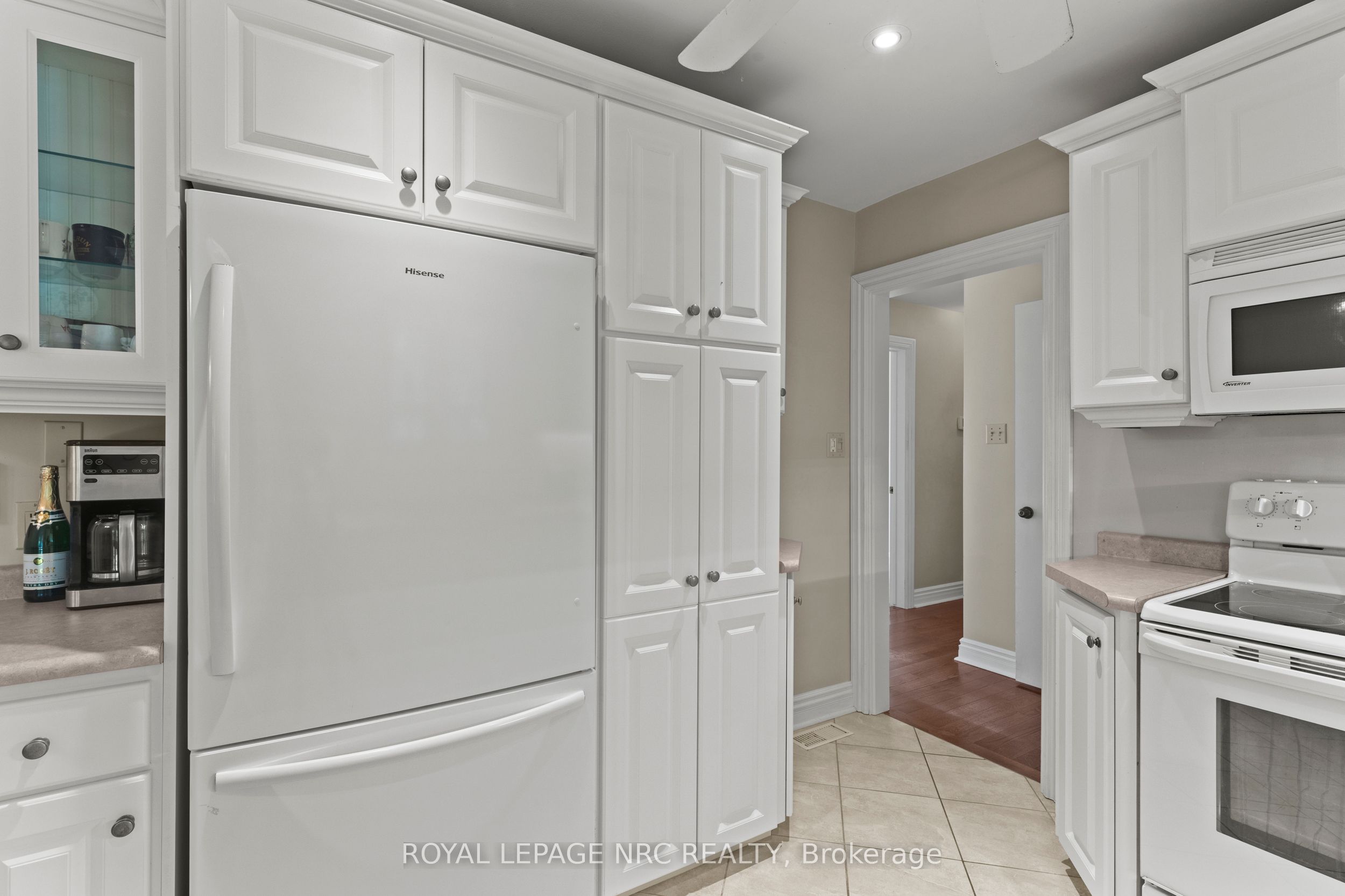 10 Upper Canada Drive Property Photo 19