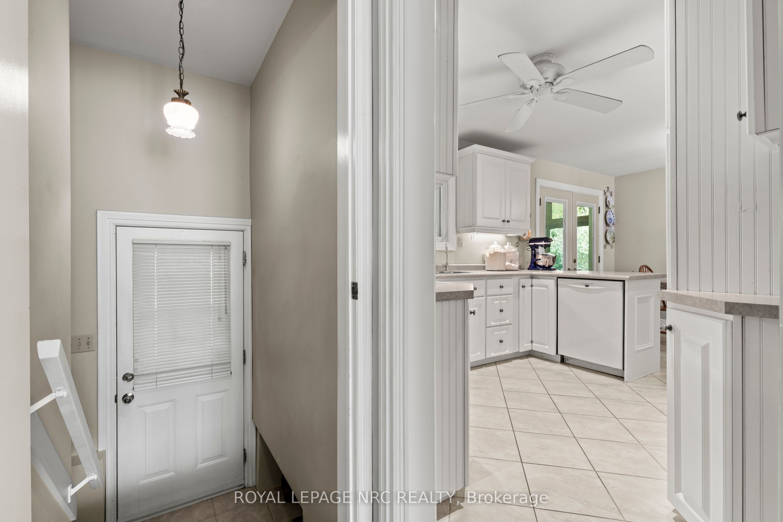 10 Upper Canada Drive Property Photo 24