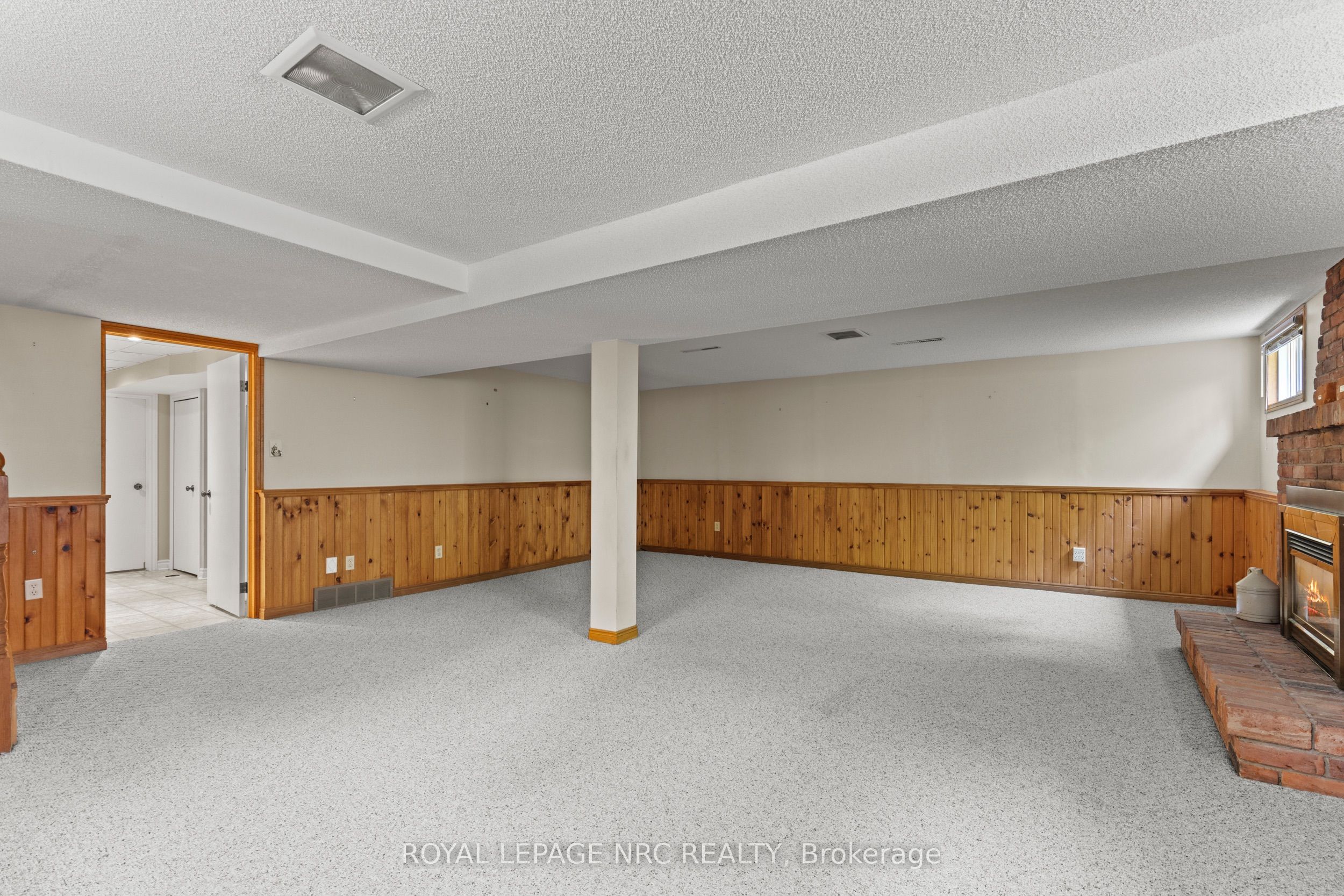 10 Upper Canada Drive Property Photo 27