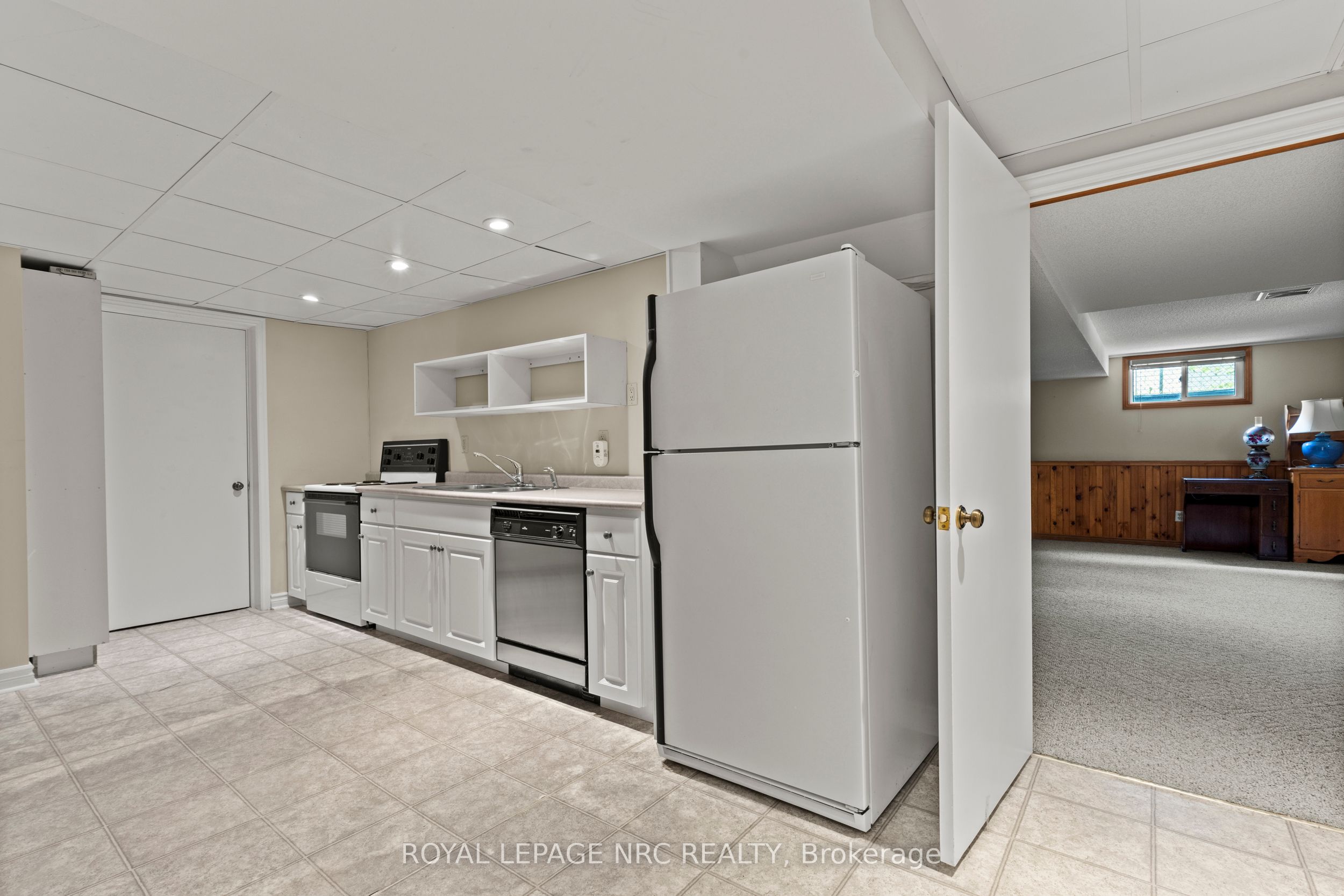 10 Upper Canada Drive Property Photo 28