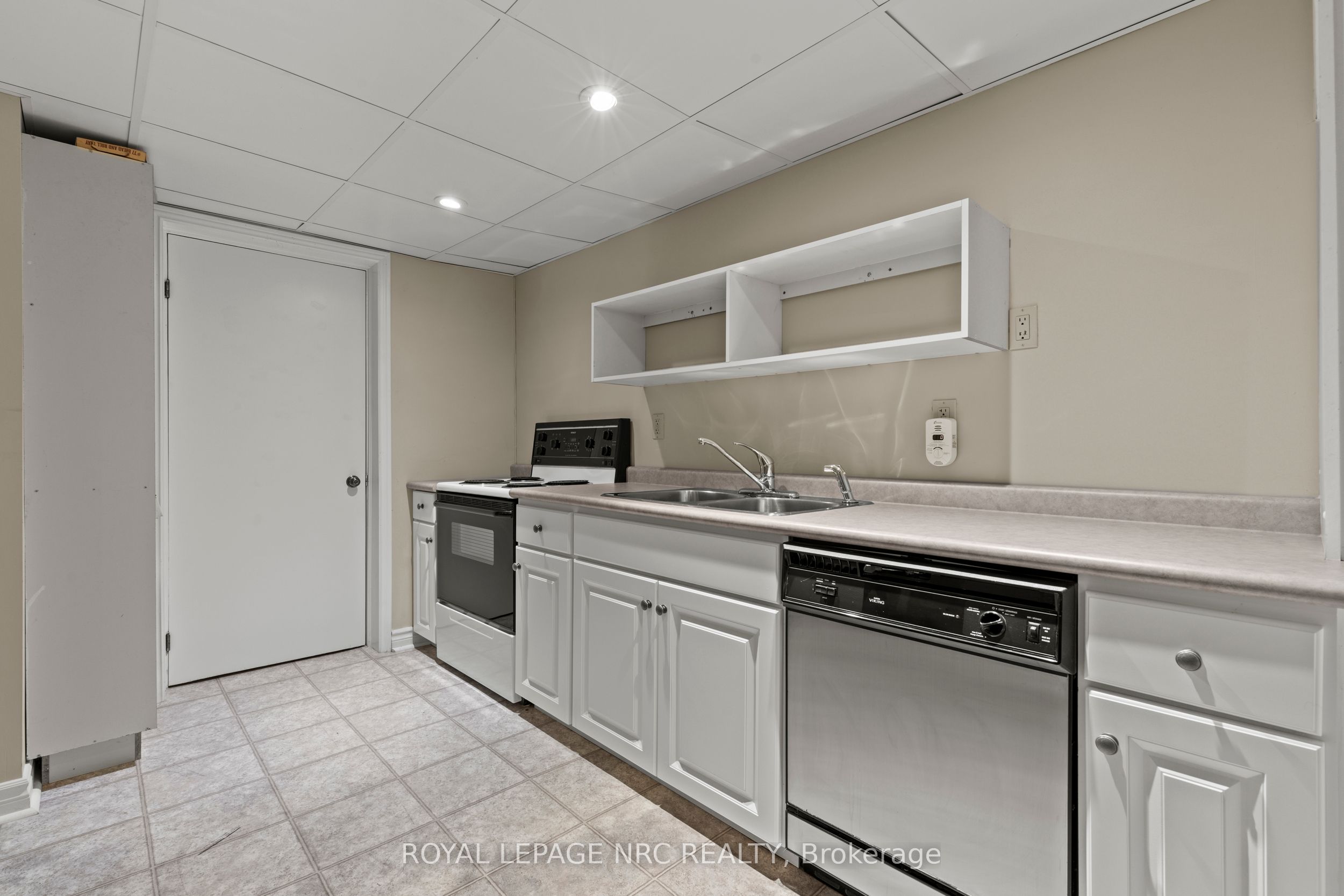 10 Upper Canada Drive Property Photo 29