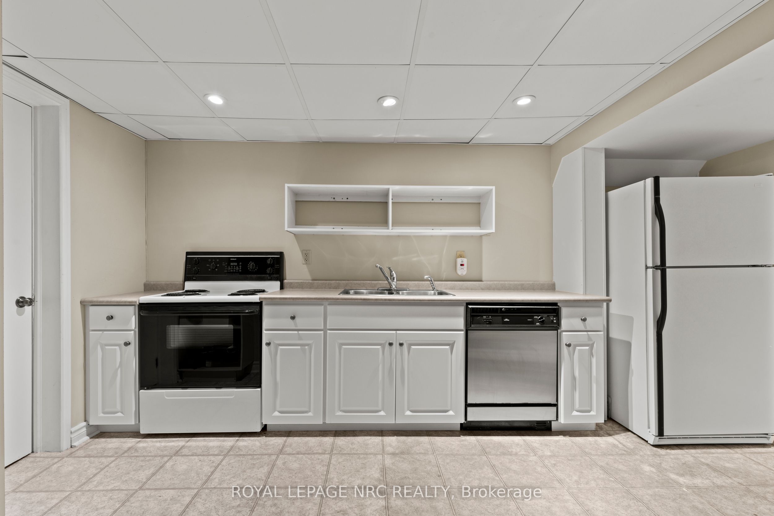 10 Upper Canada Drive Property Photo 30