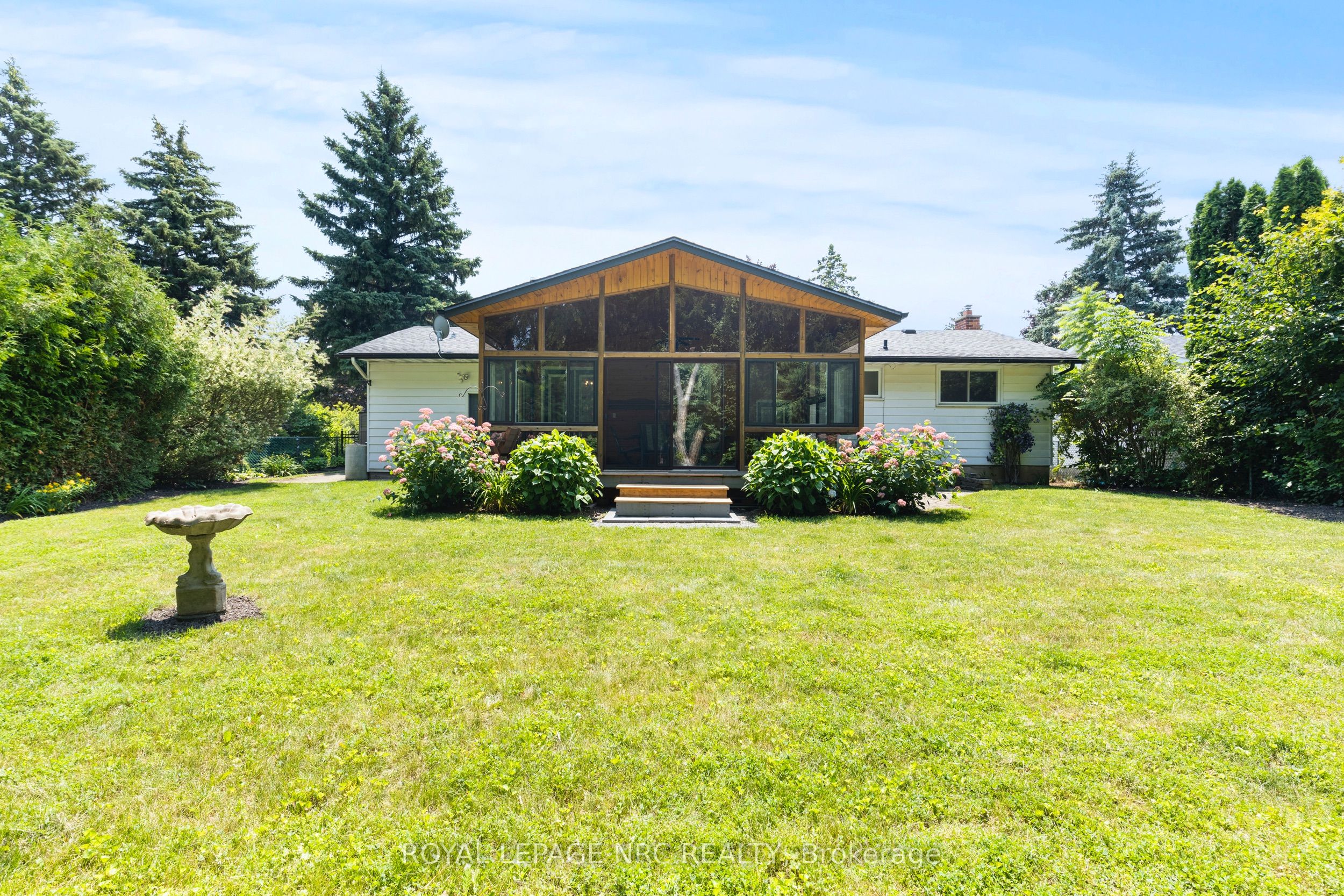 10 Upper Canada Drive Property Photo 35
