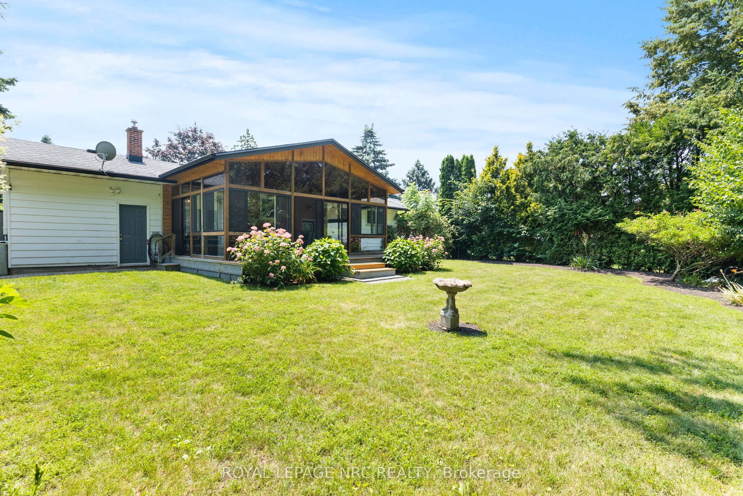 10 Upper Canada Drive Property Photo 36