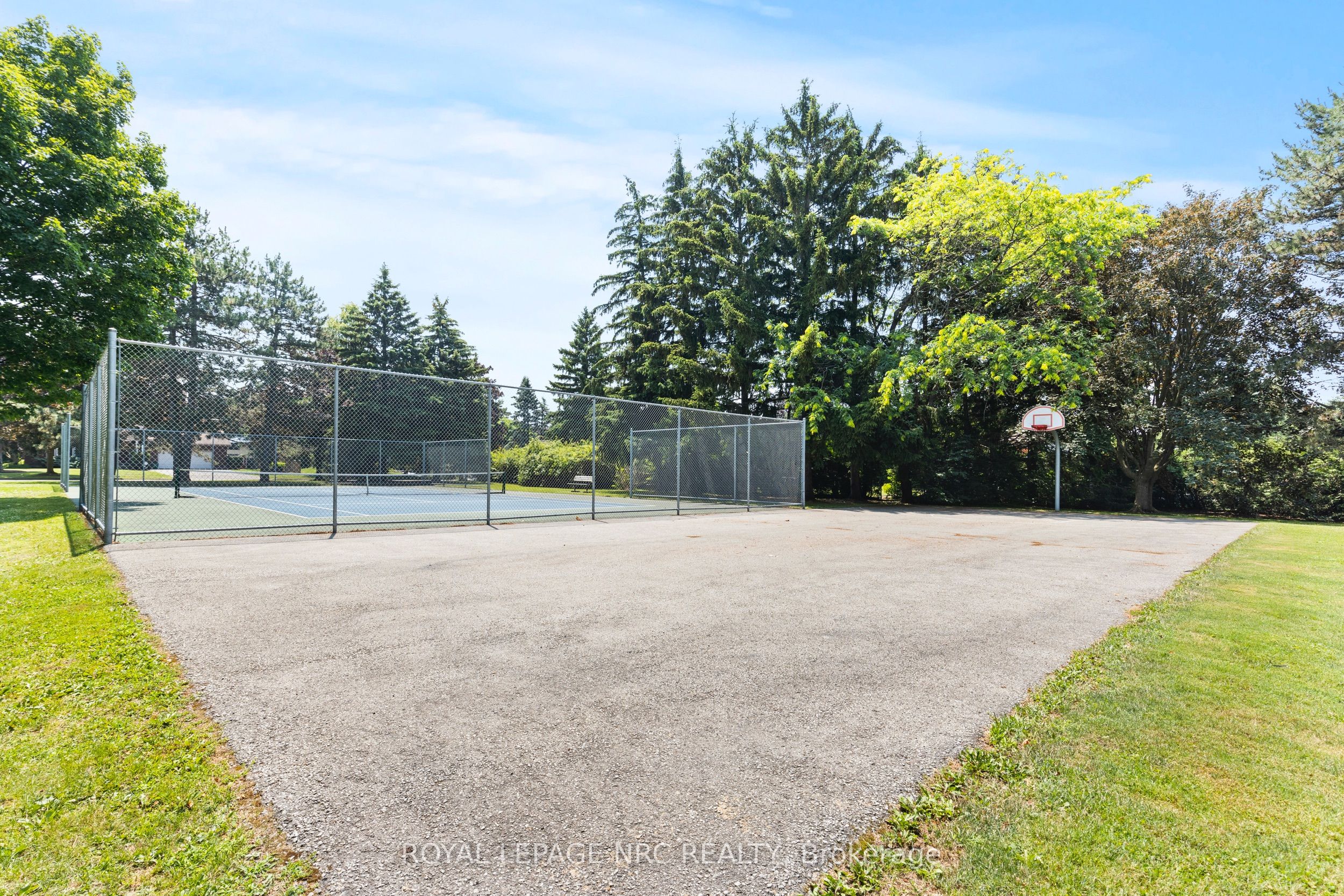 10 Upper Canada Drive Property Photo 41
