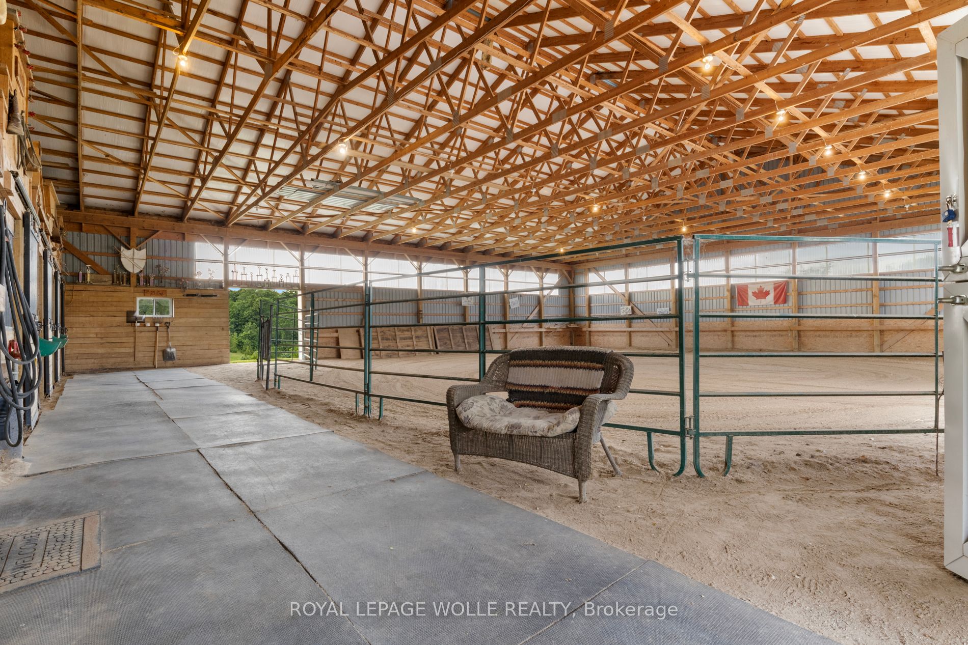 413294 Baseline Road Property Photo 6