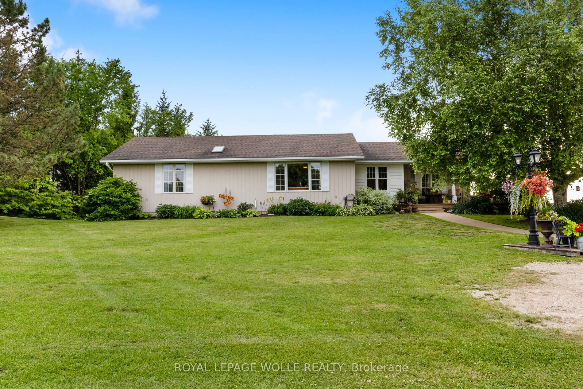 413294 Baseline Road Property Photo 21