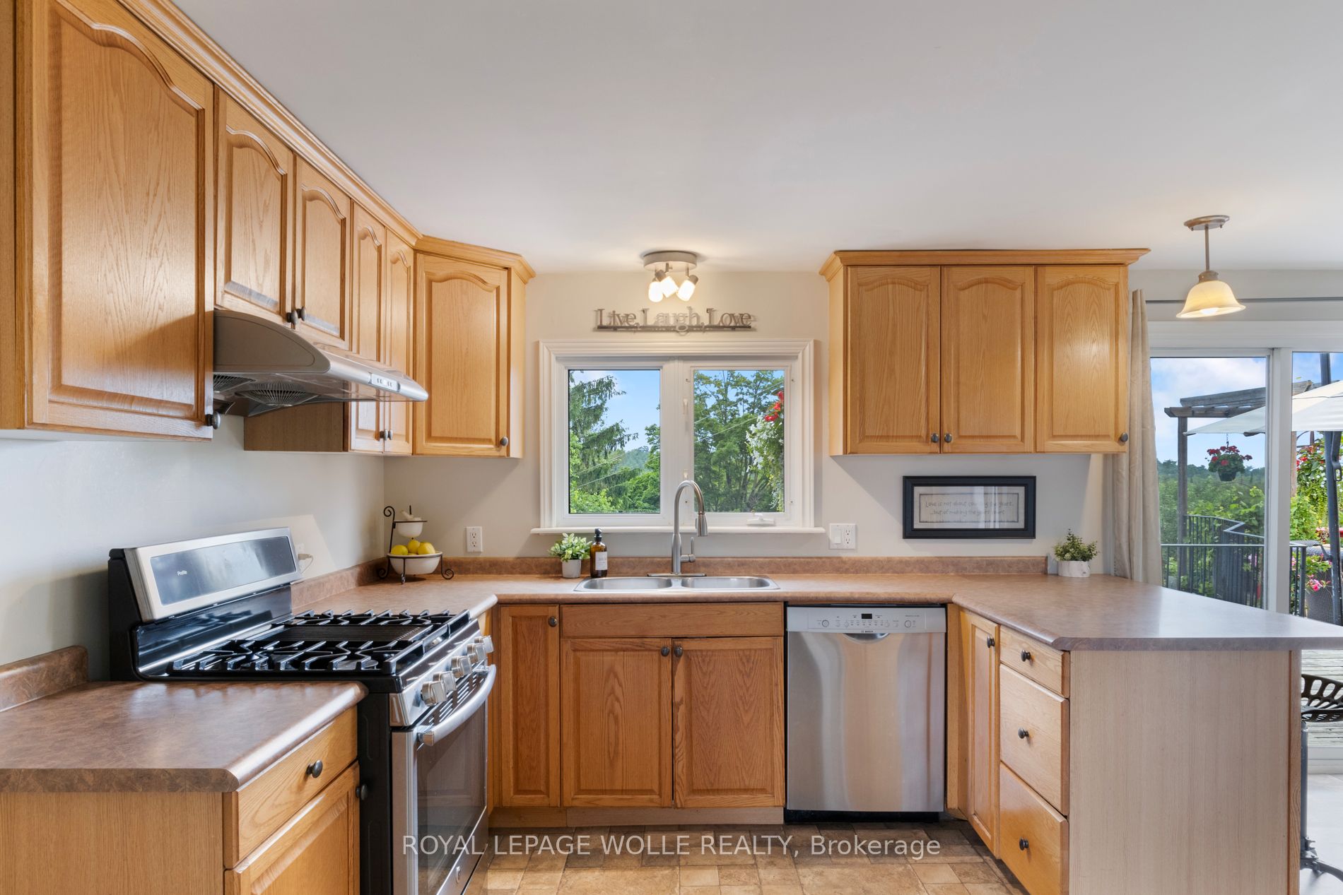 413294 Baseline Road Property Photo 28