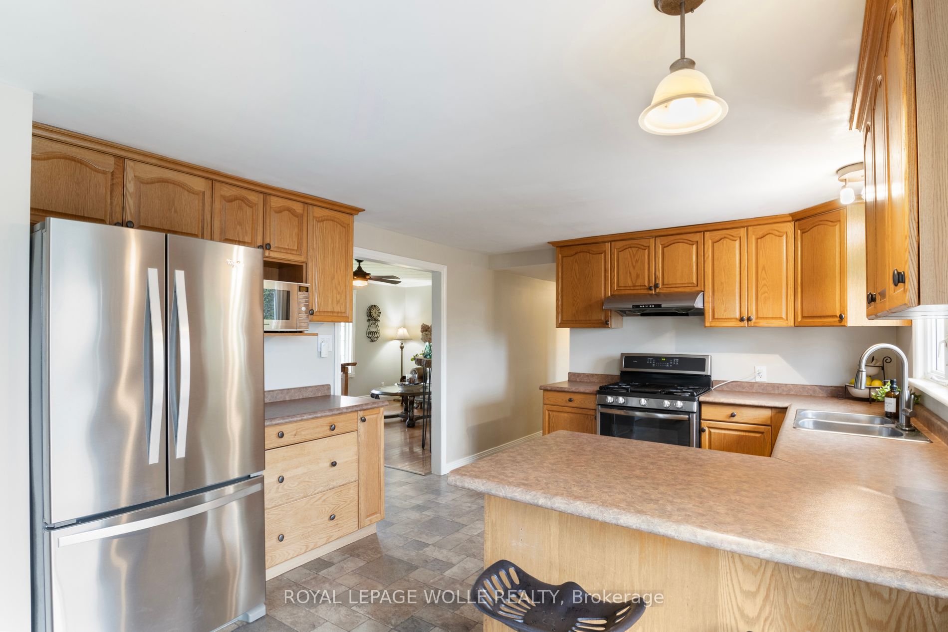413294 Baseline Road Property Photo 29