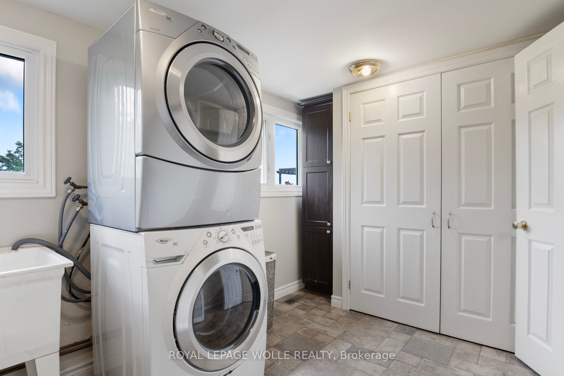 413294 Baseline Road Property Photo 33