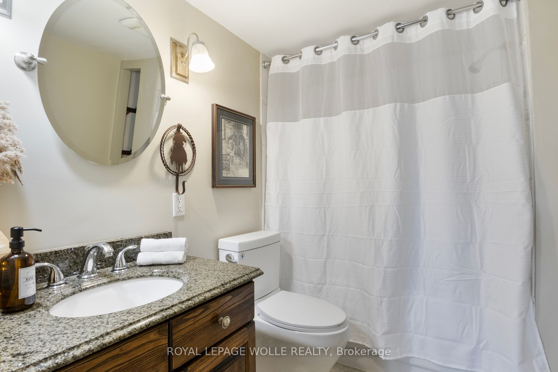 413294 Baseline Road Property Photo 35