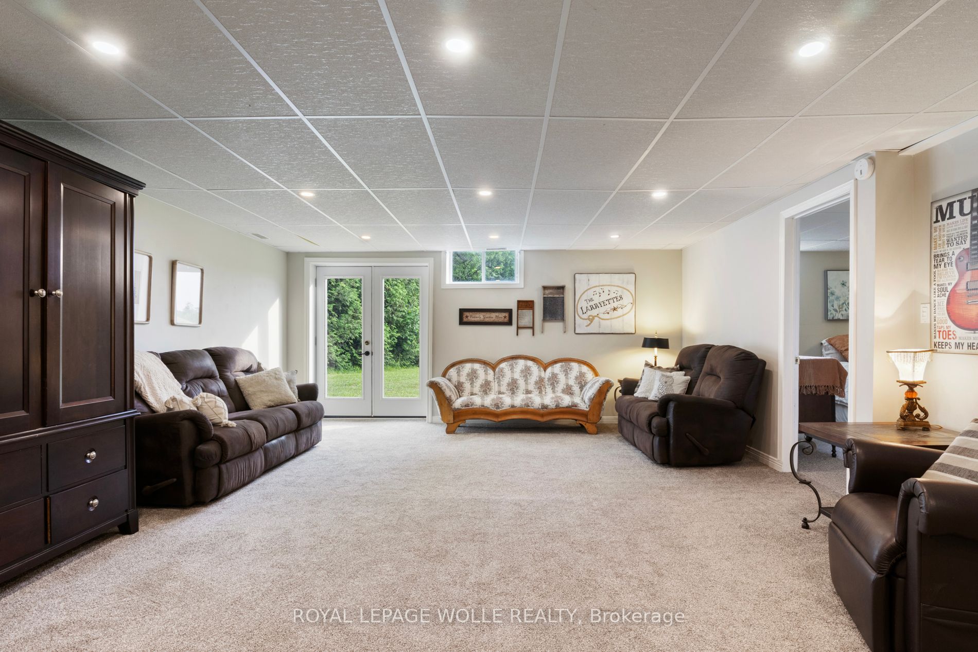 413294 Baseline Road Property Photo 41