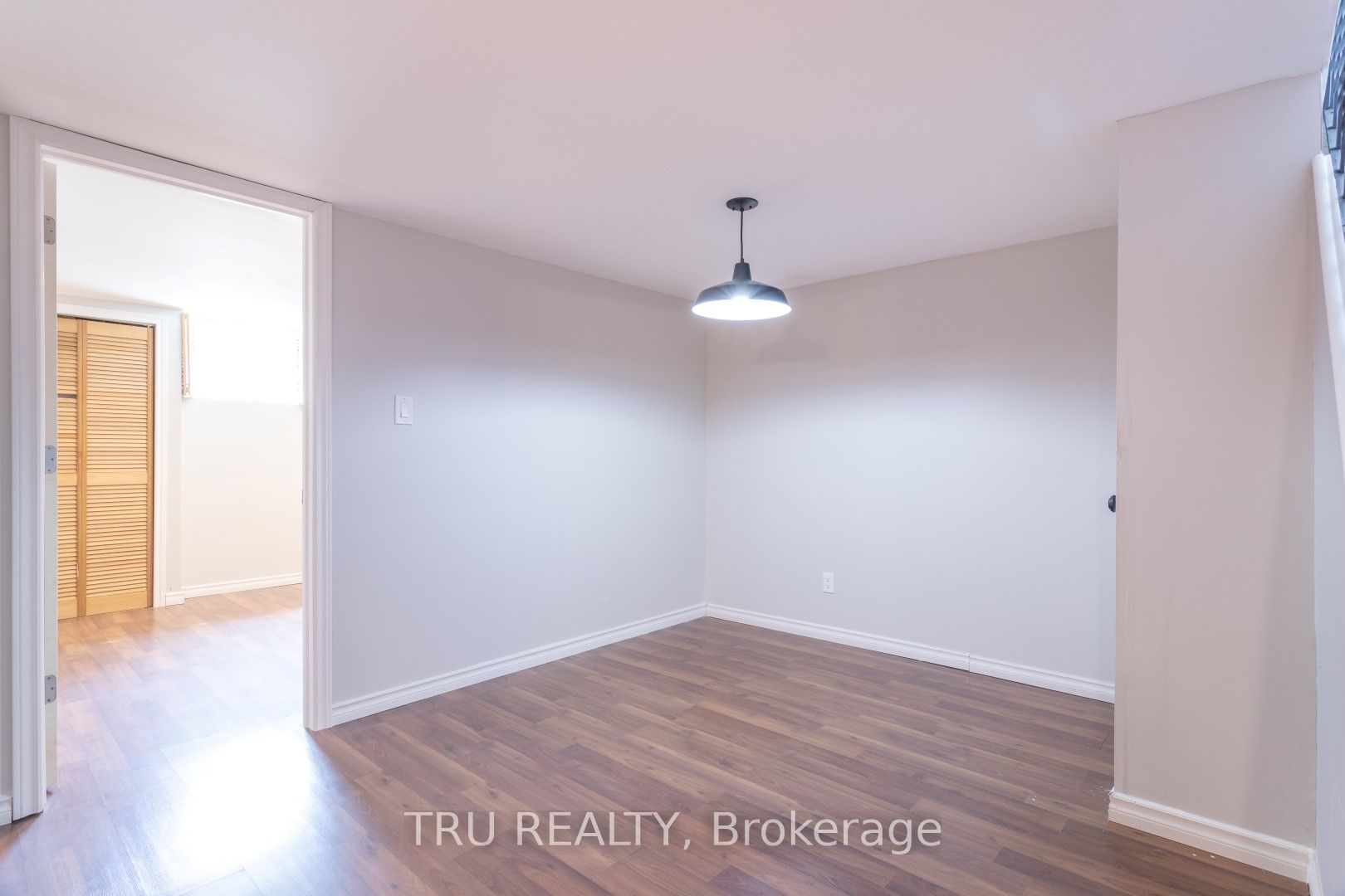 #b - 1254 Maitland Avenue Property Photo 5
