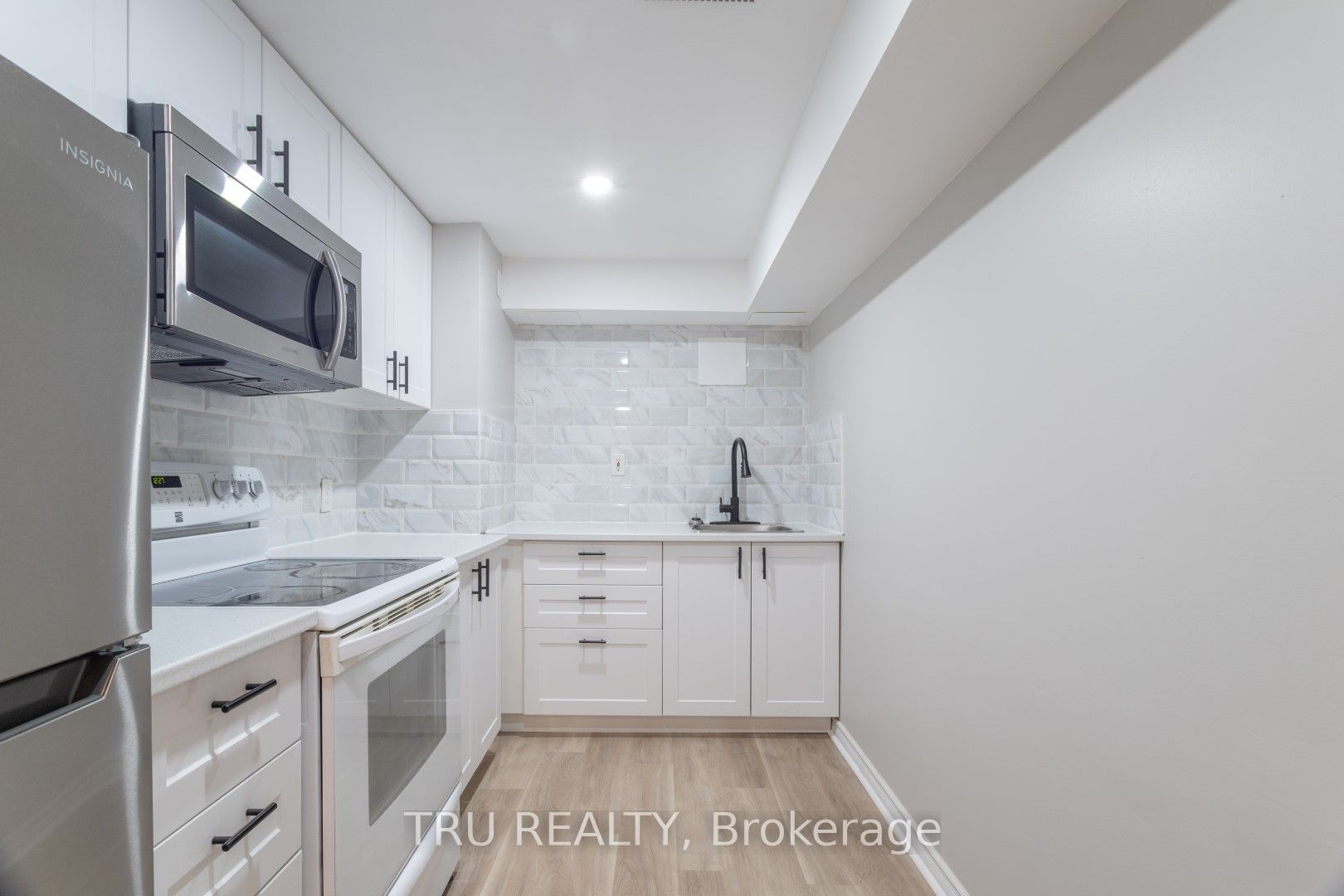 #b - 1254 Maitland Avenue Property Photo 8