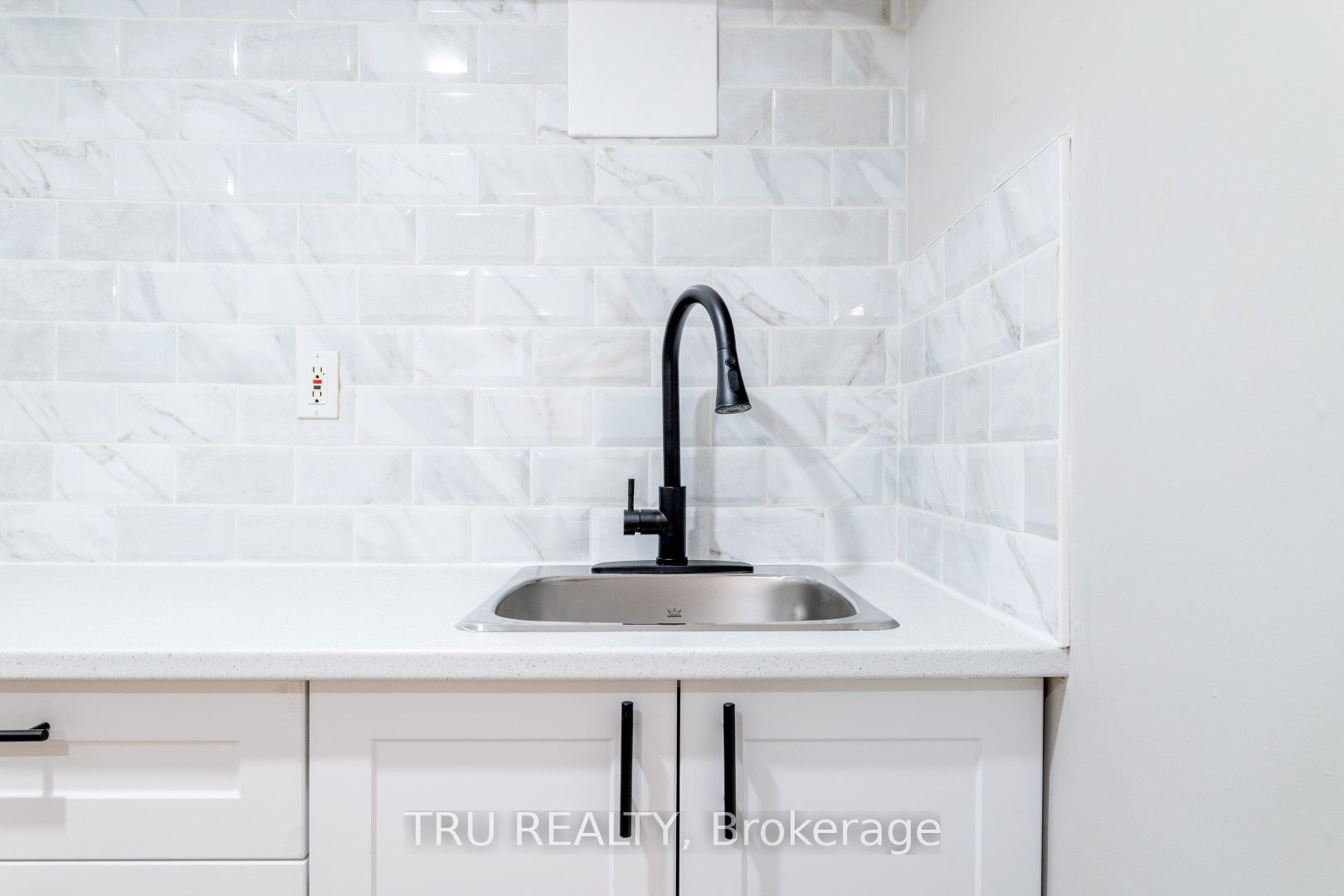 #b - 1254 Maitland Avenue Property Photo 10
