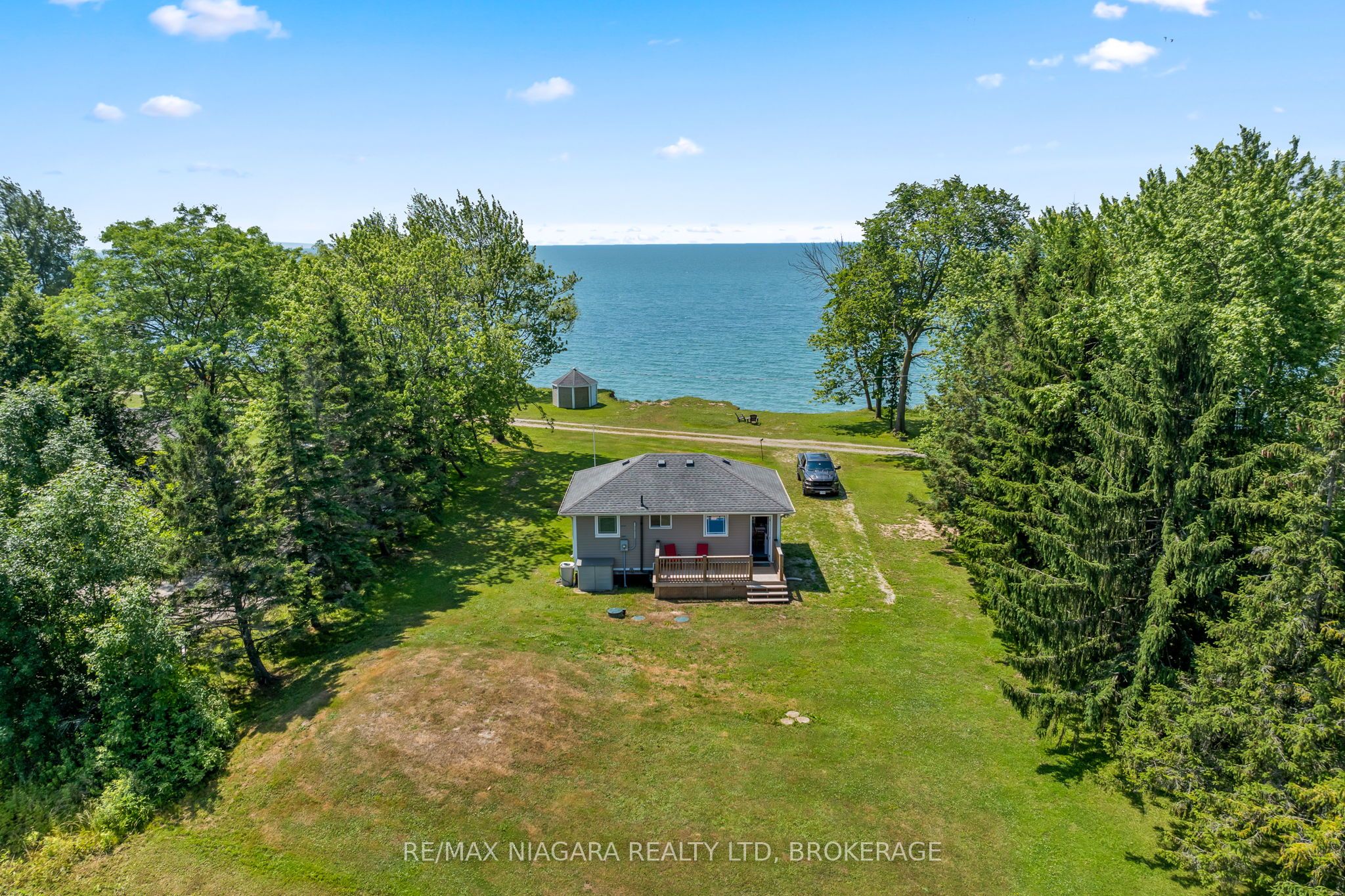 45 Erie Heights Line Property Photo 1