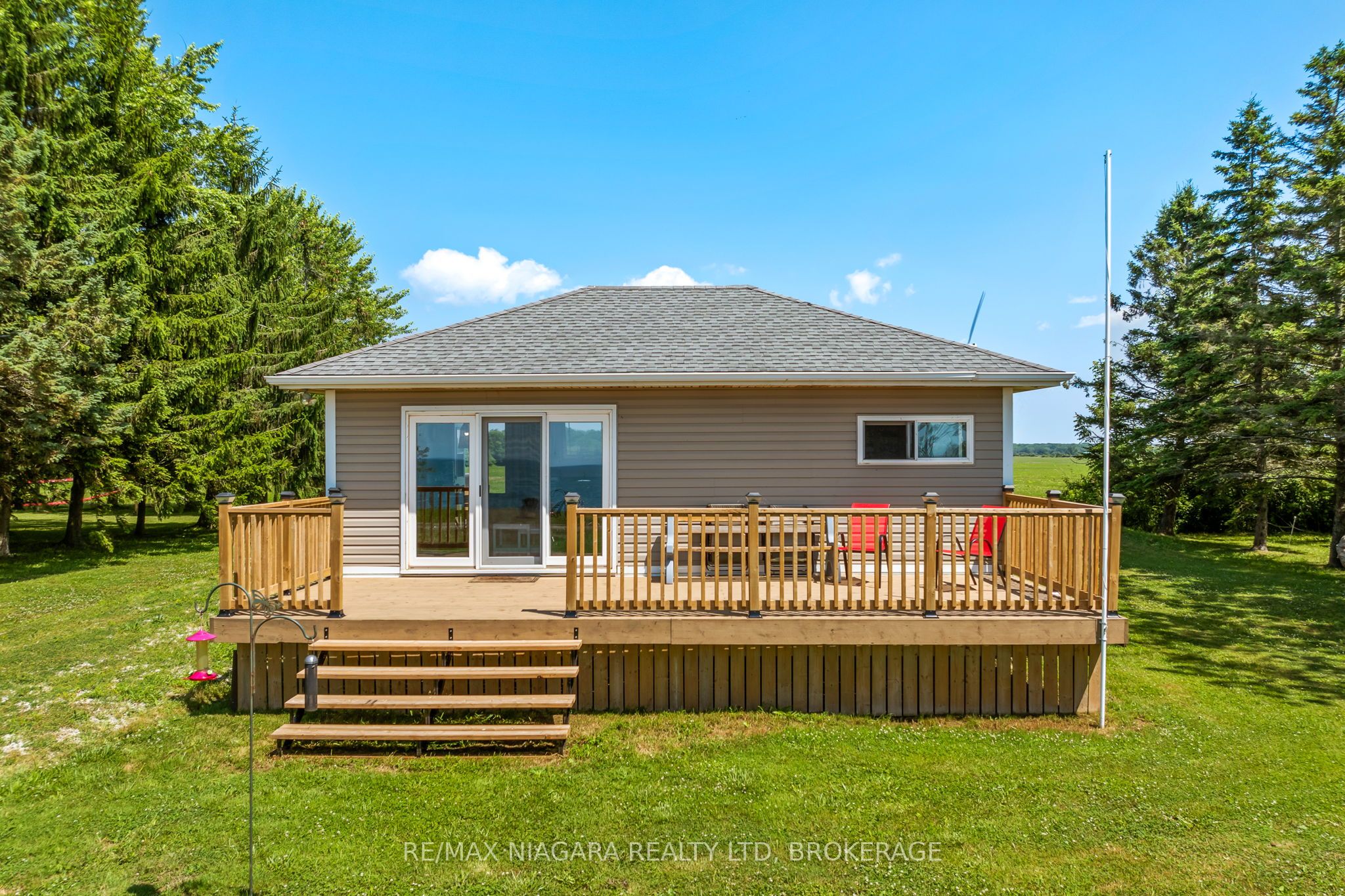 45 Erie Heights Line Property Photo 3