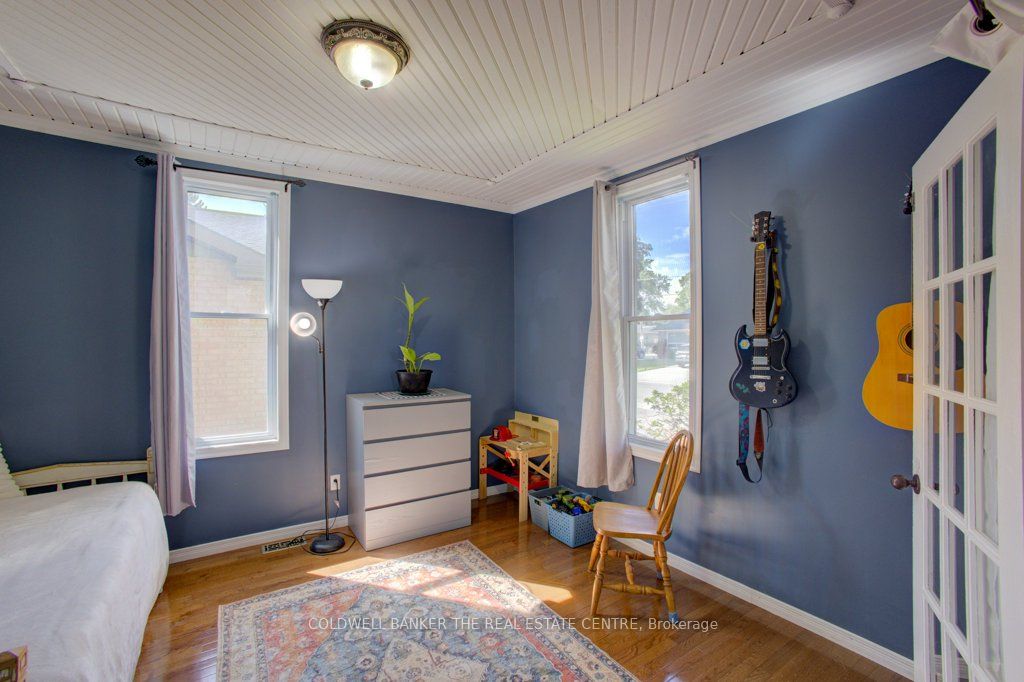 780 Elma Street W Property Photo 8
