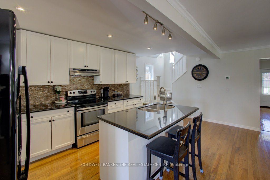 780 Elma Street W Property Photo 17