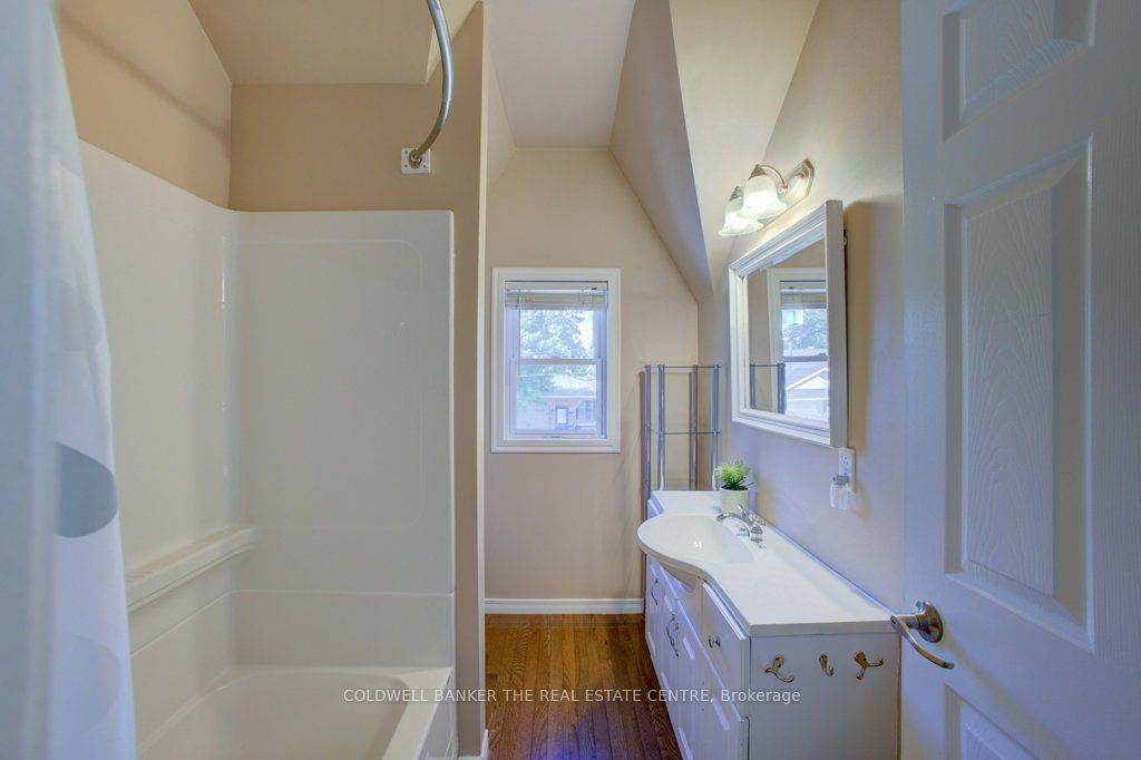 780 Elma Street W Property Photo 26